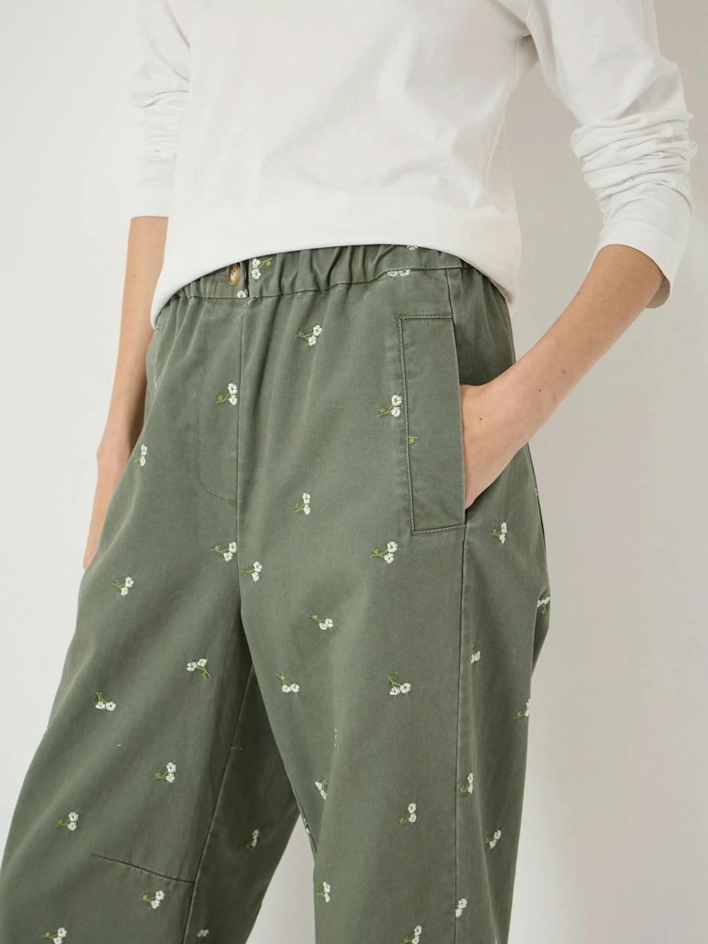 014902-2009-04 Jack Barrell Leg Embroidered Trousers