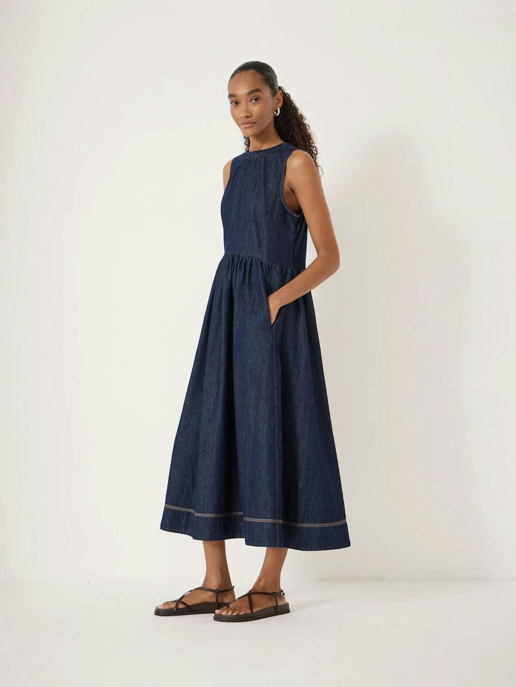 014498-4519-02 Marlowe Denim Crew Neck Maxi Dress