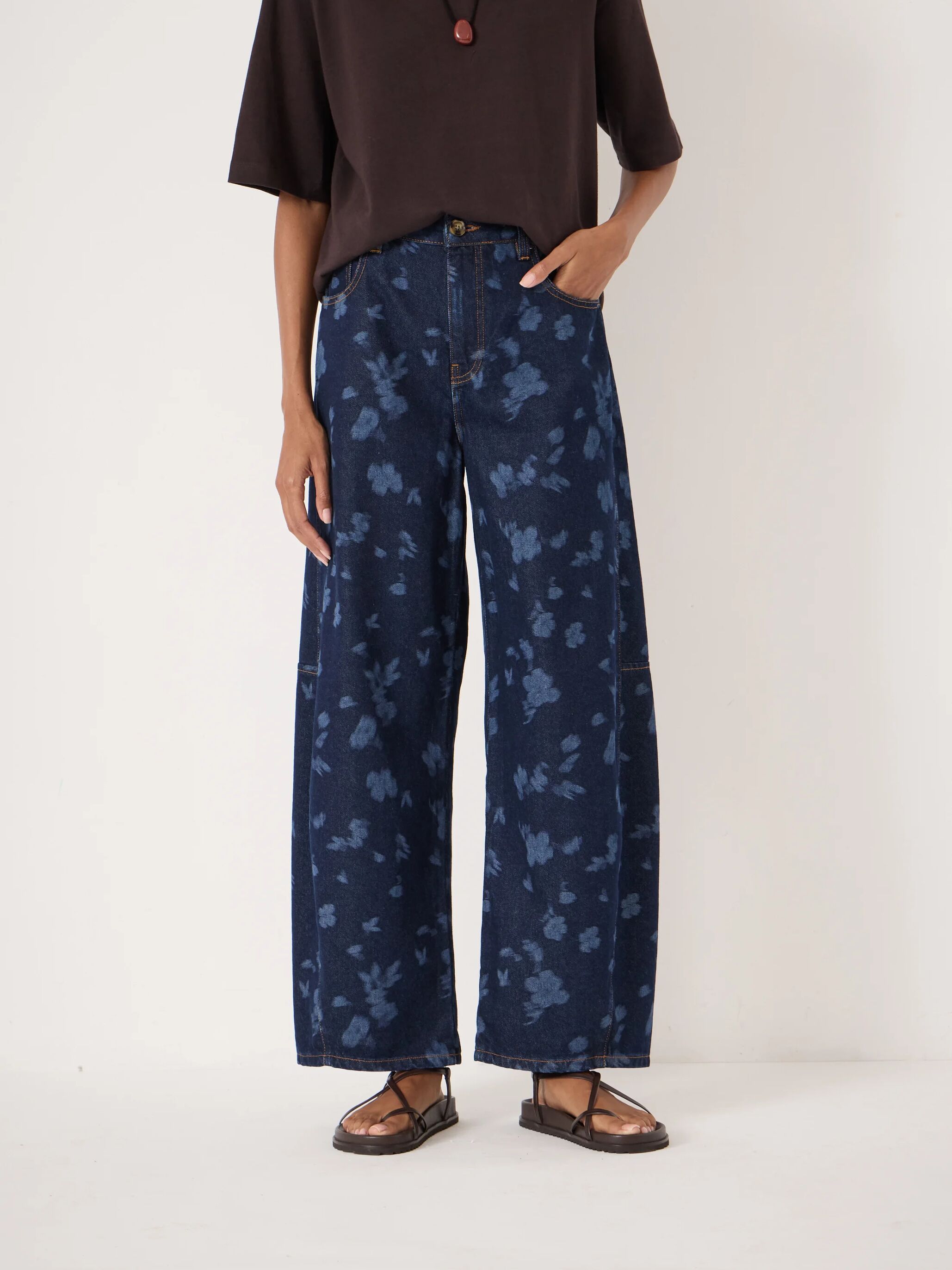 Cropped Bree Horseshoe Barrel Leg Jeans