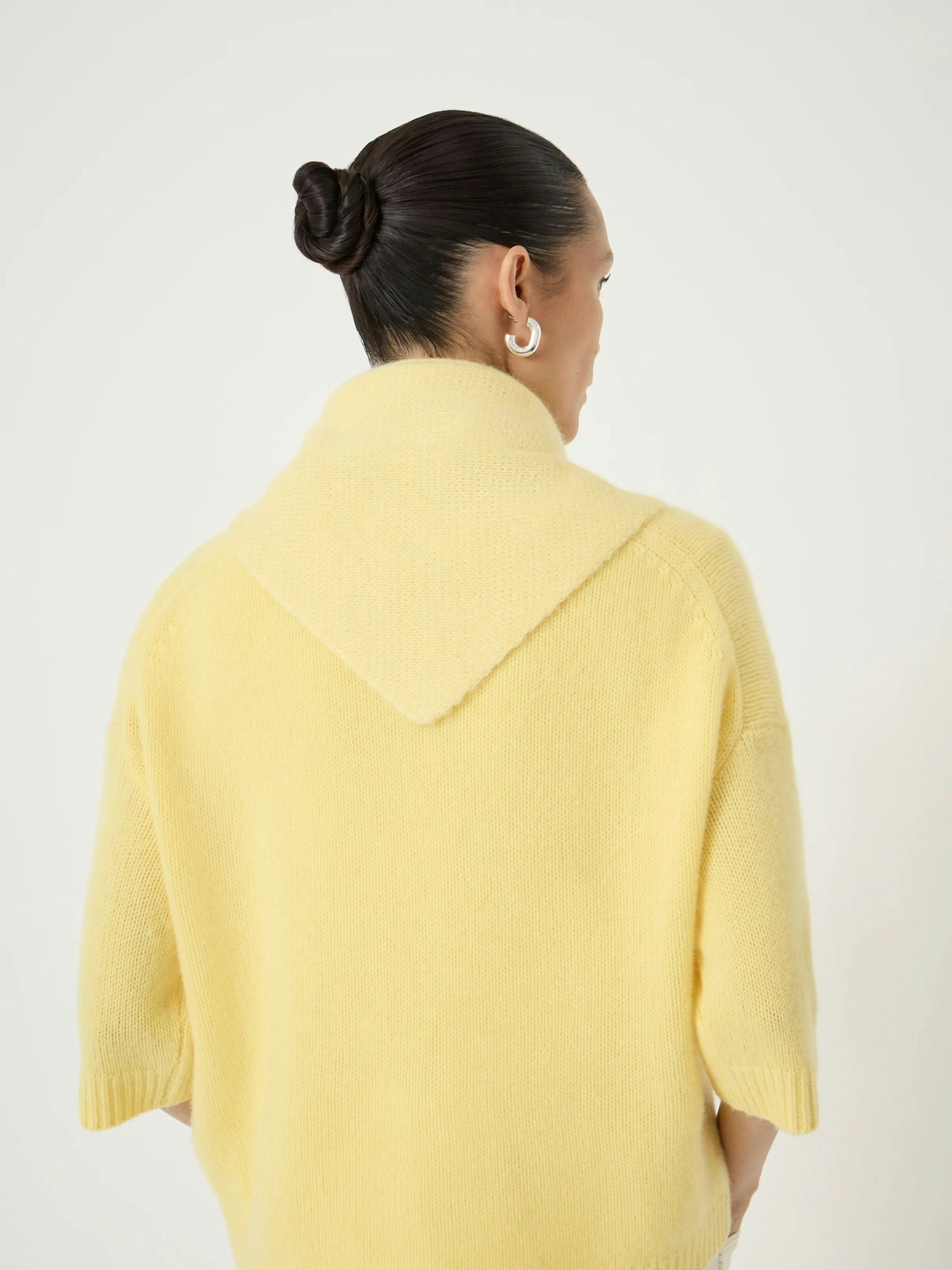 015304-0754-03 Raven Wool Triangle Scarf