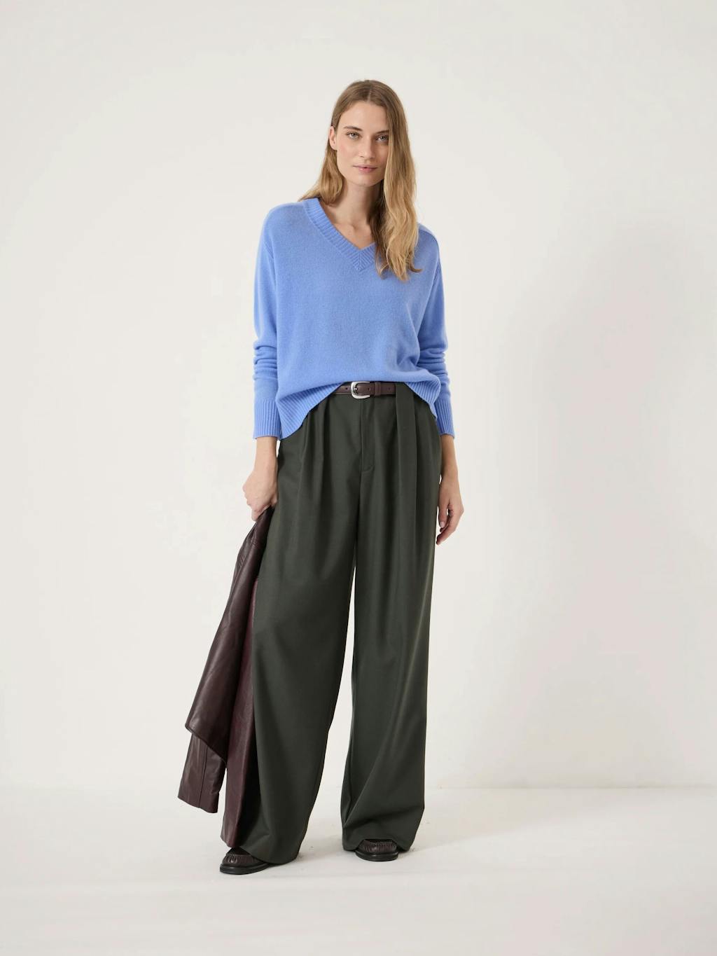 014395-1631-02 Colette Cashmere V-Neck Saddle Sleeve Jumper