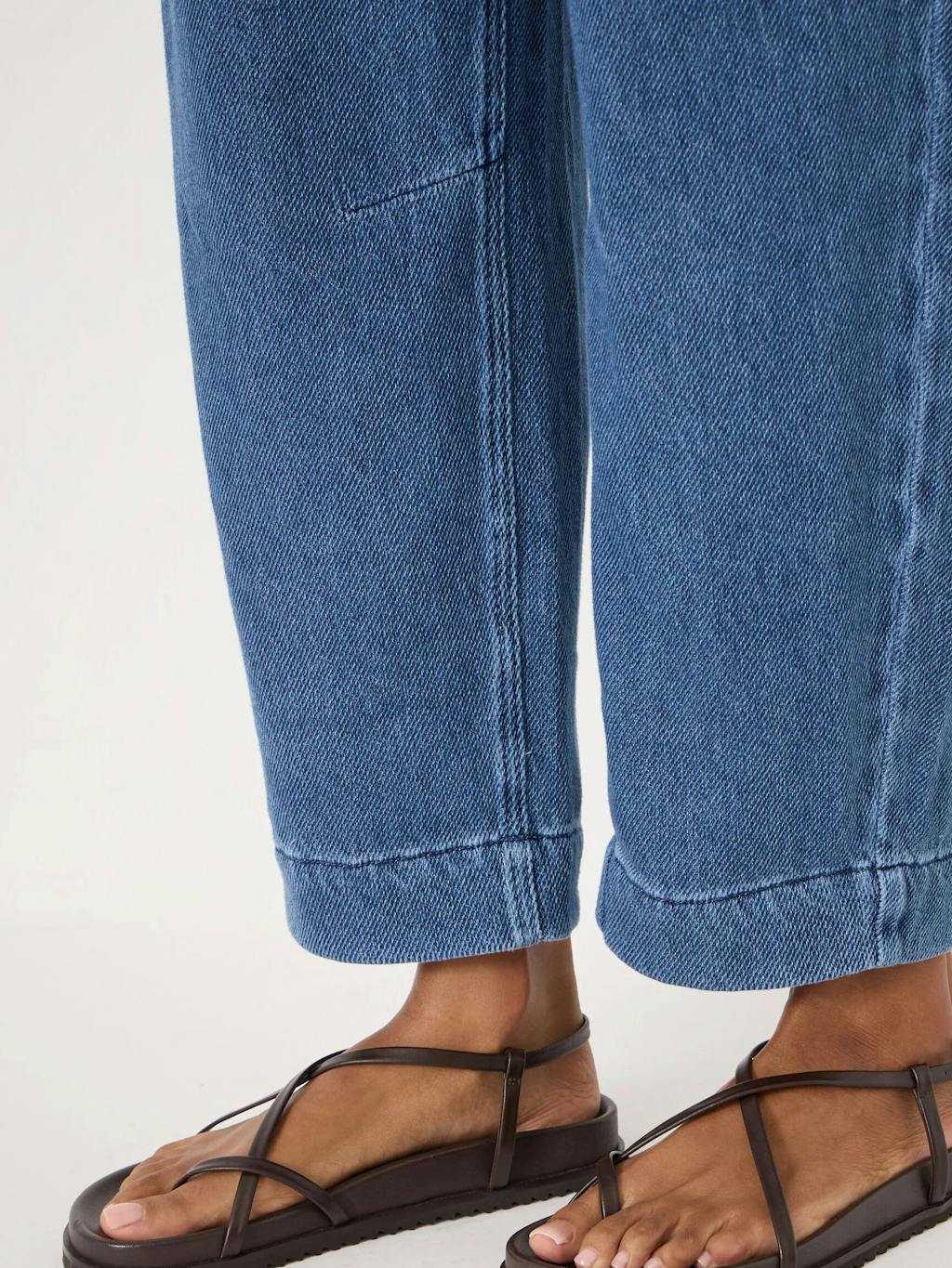 014461-1322-03 Theo Leather Strappy Sandals