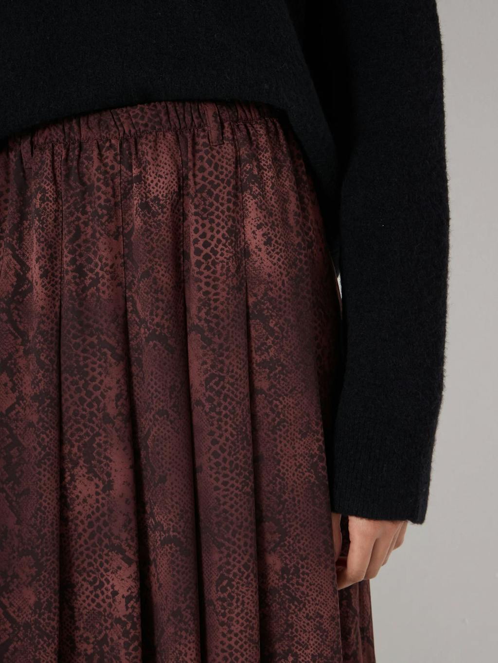 015205-4828-04 Ivy Pleated Chiffon Midi Skirt