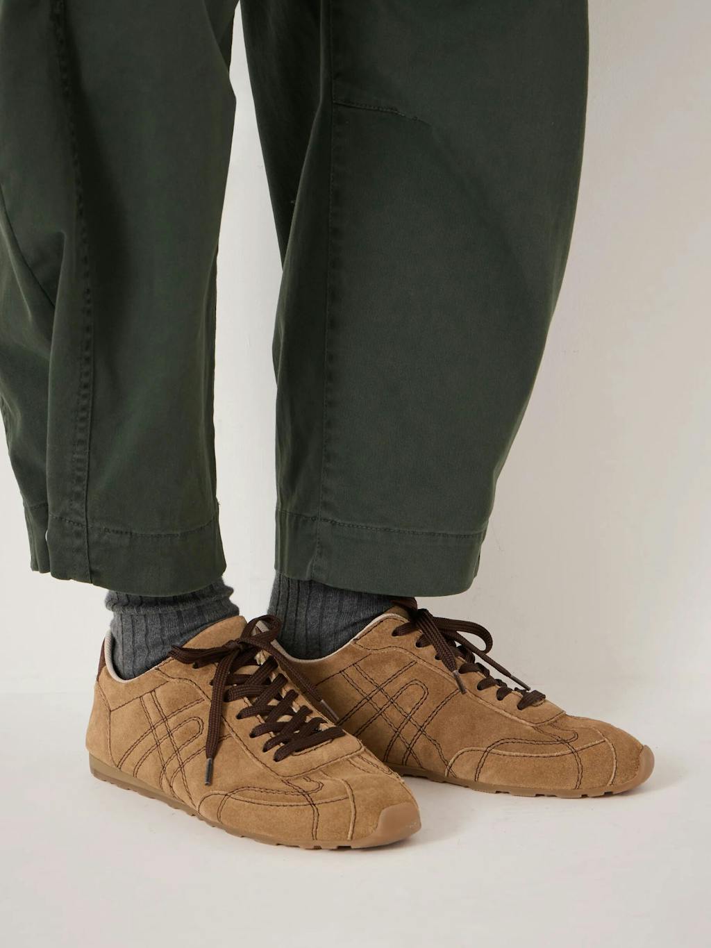 014258-0331-01 Sadie Stitch Detail Slimline Trainers