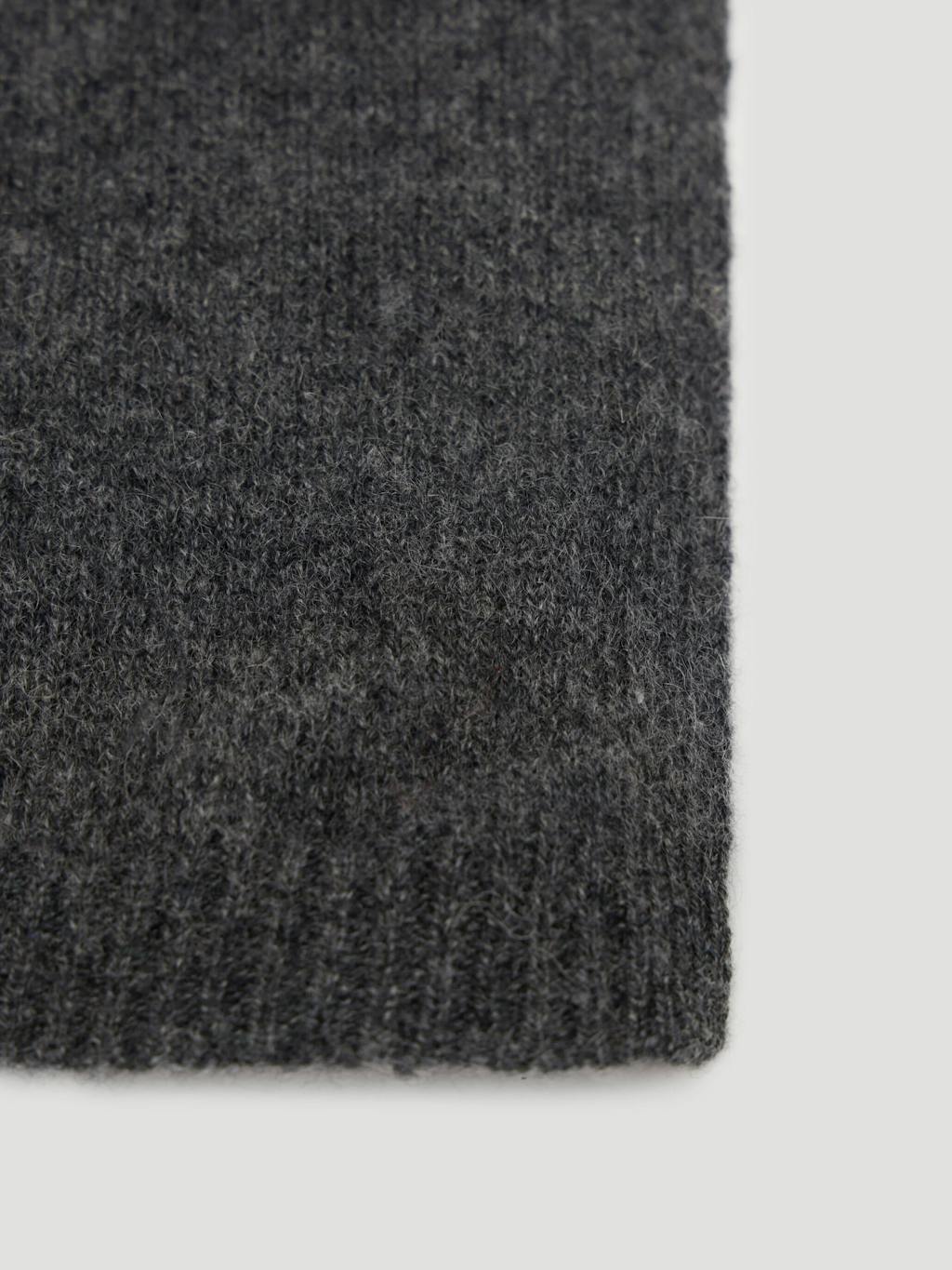 014371-2806-03 Cashmere Scarf