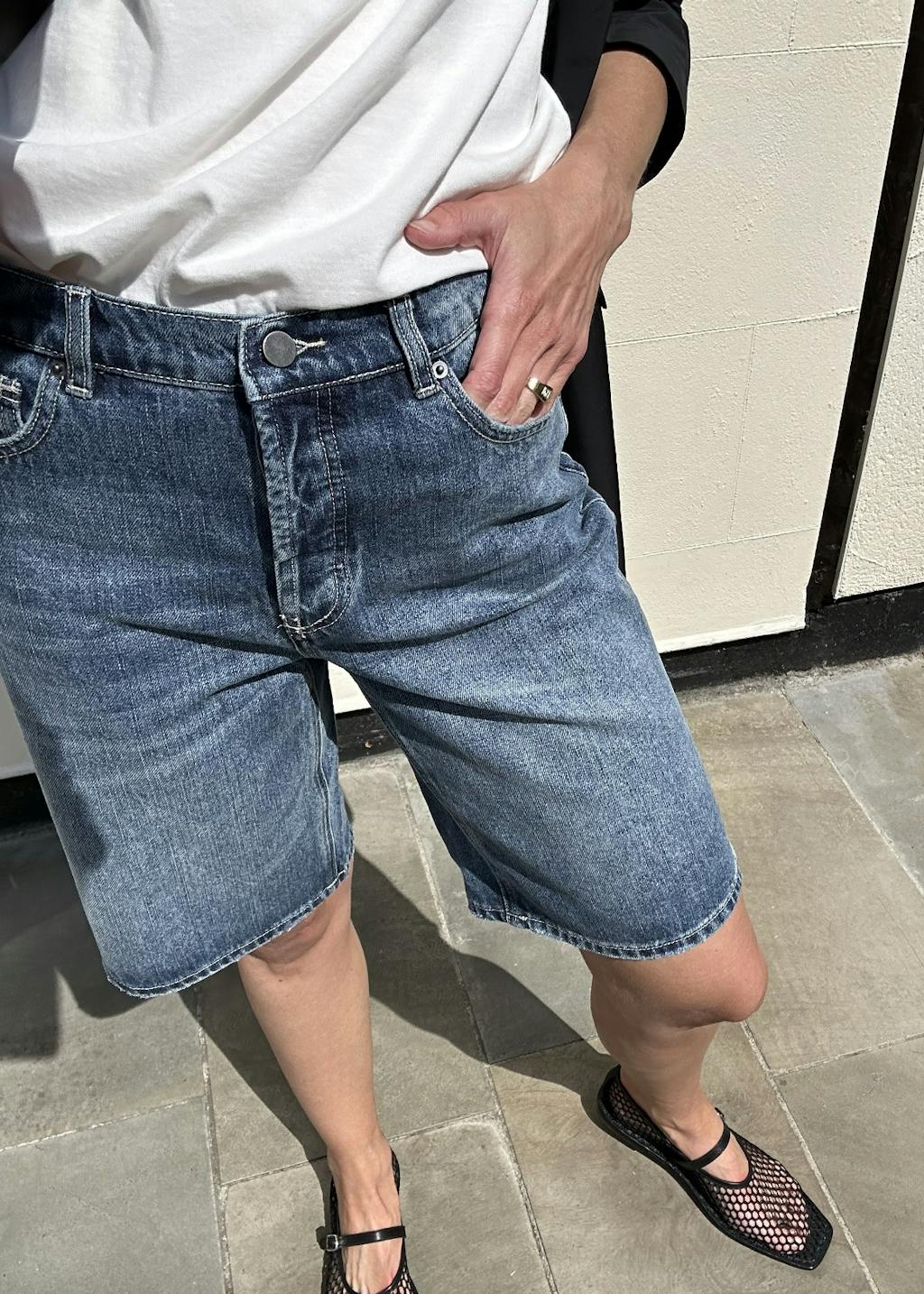 Journal article featured image