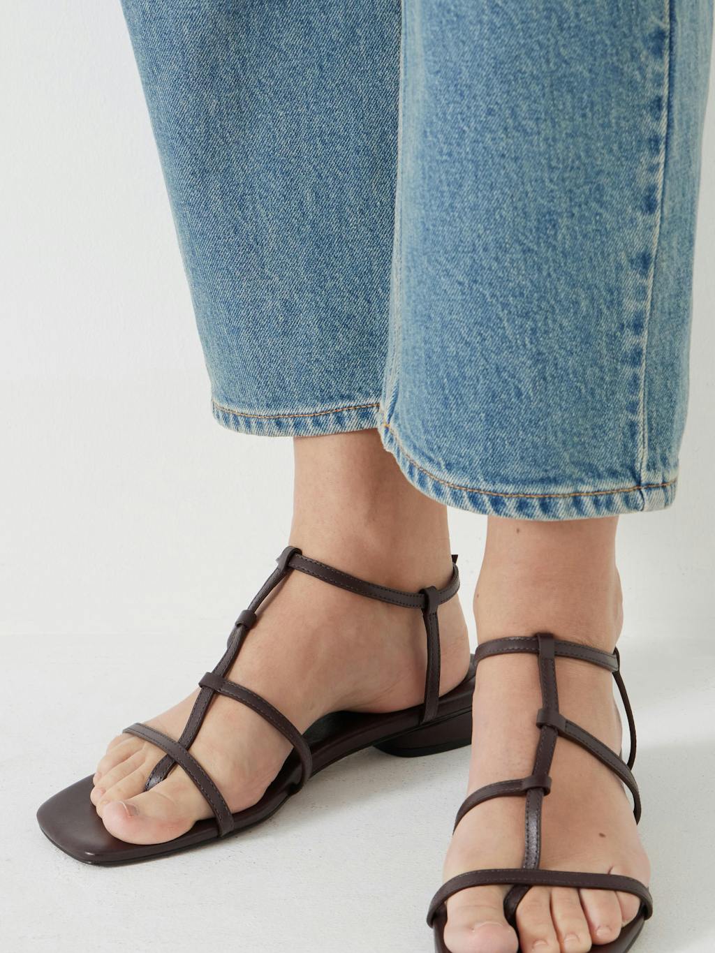 012893-1324-02 Leather Strappy Low Heel Sandals