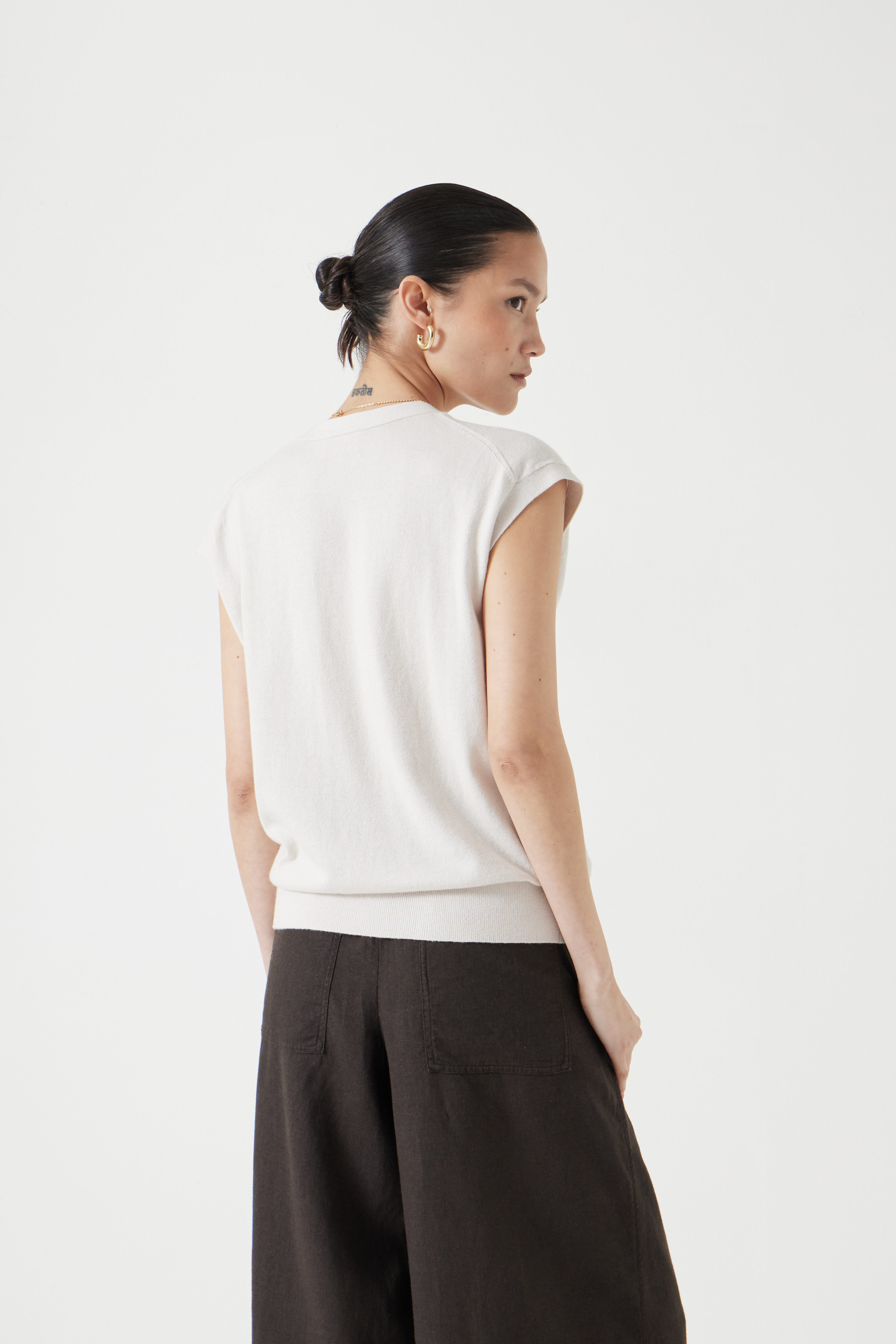 Fine Knit Button Front Vest Top (Oatmeal Marl)