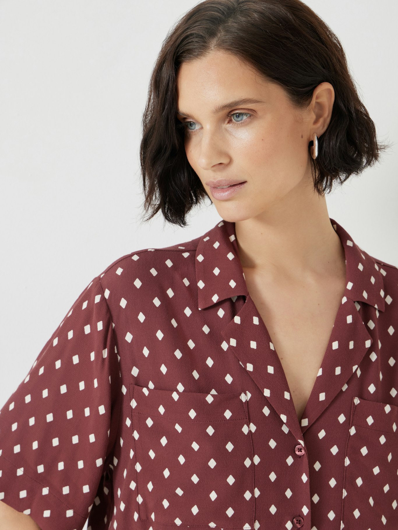 013225-4746-04 Revere Collar Short Sleeve Shirt
