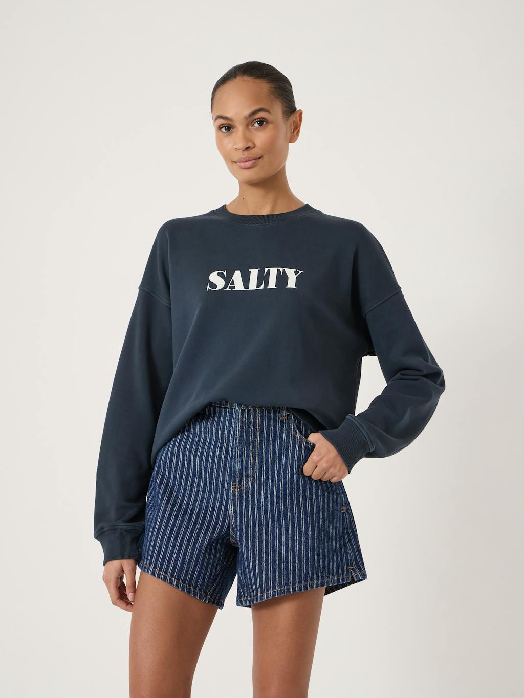 015082-1658-01 Salty Graphic Washed Sweatshirt