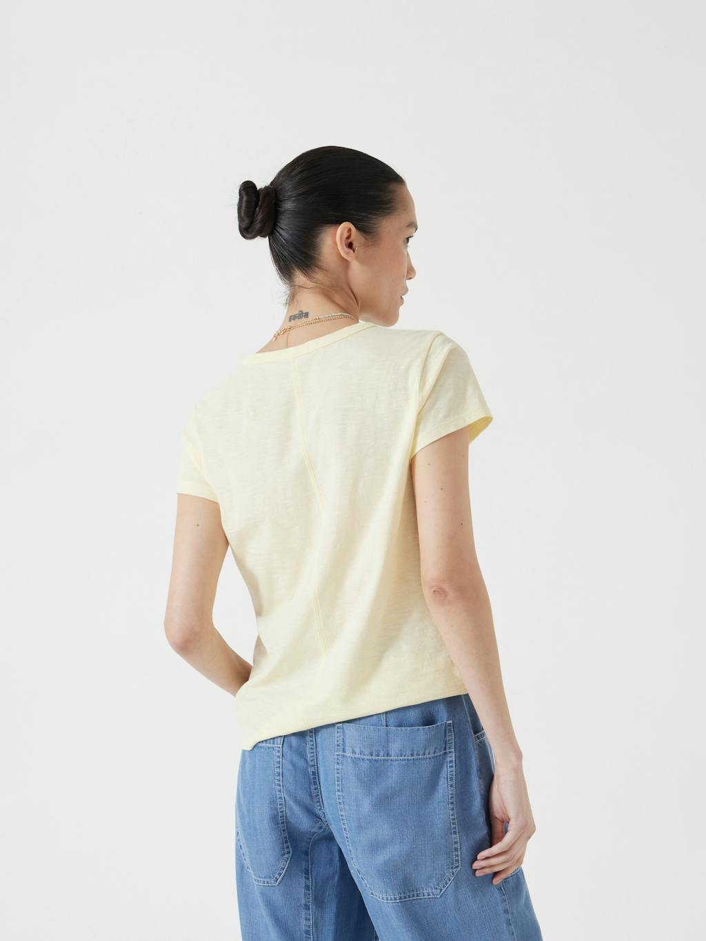 000749-0687-03 Slim Fit Crew T-Shirt (Anise Flower)