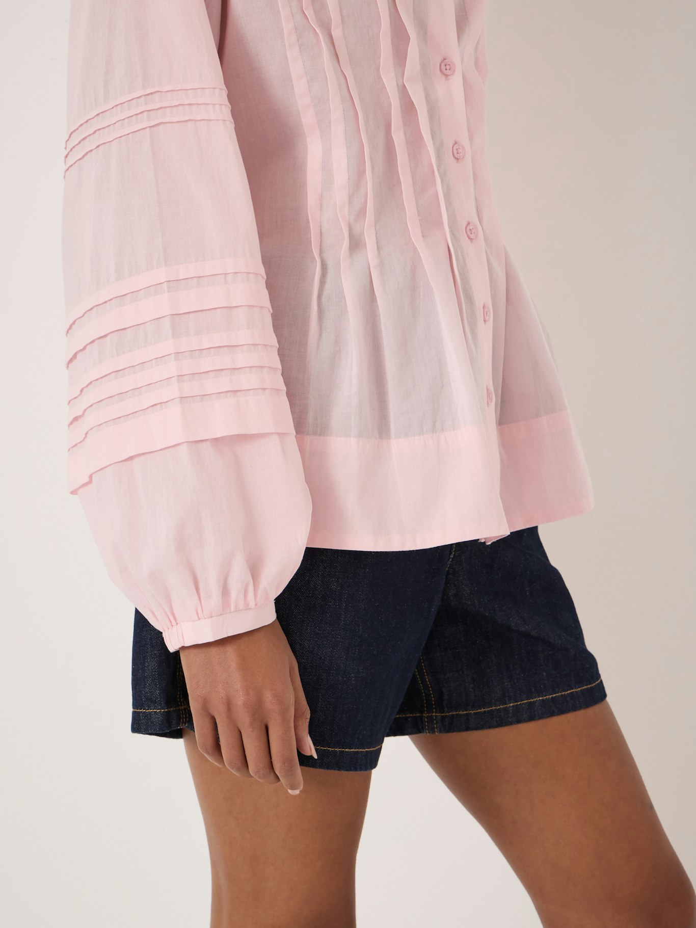 014487-1221-04 Fern Cotton Pintuck Detail Blouse
