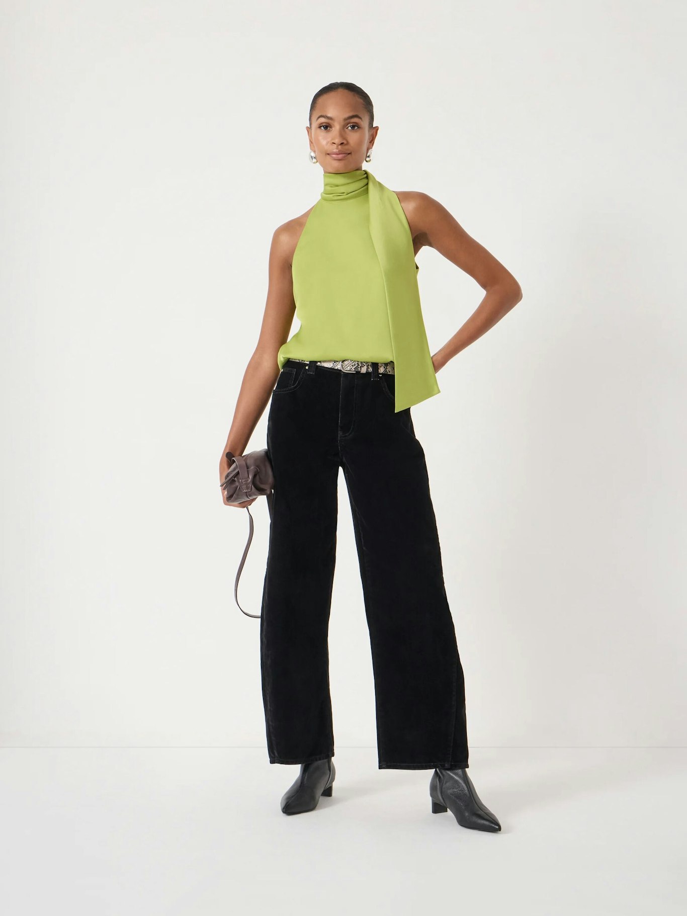 014646-0456-01 Velvet Flocked Denim Bree Barrel Jeans