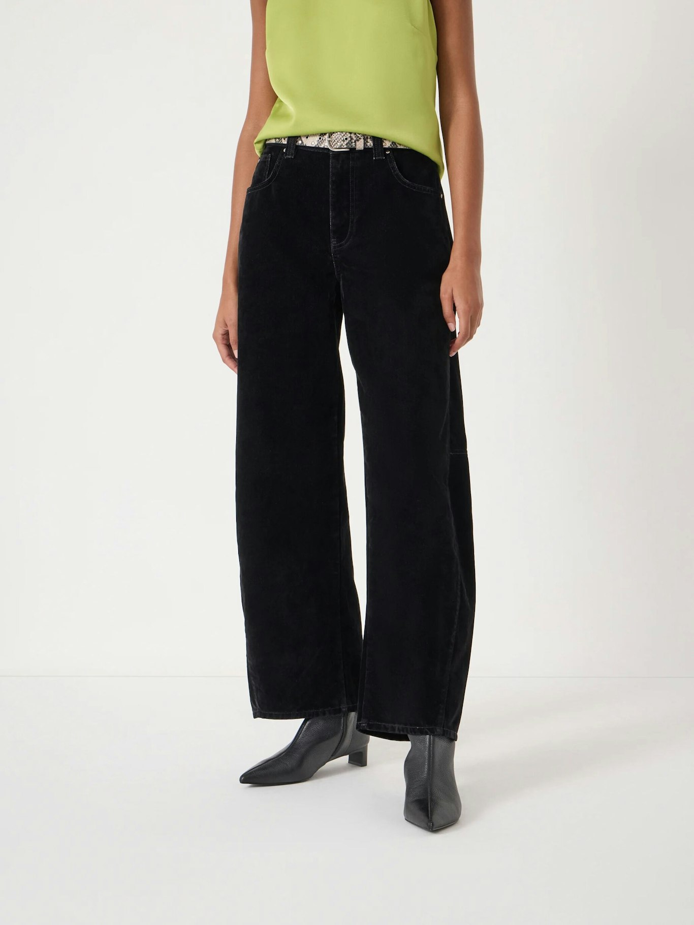 014646-0456-02 Velvet Flocked Denim Bree Barrel Jeans