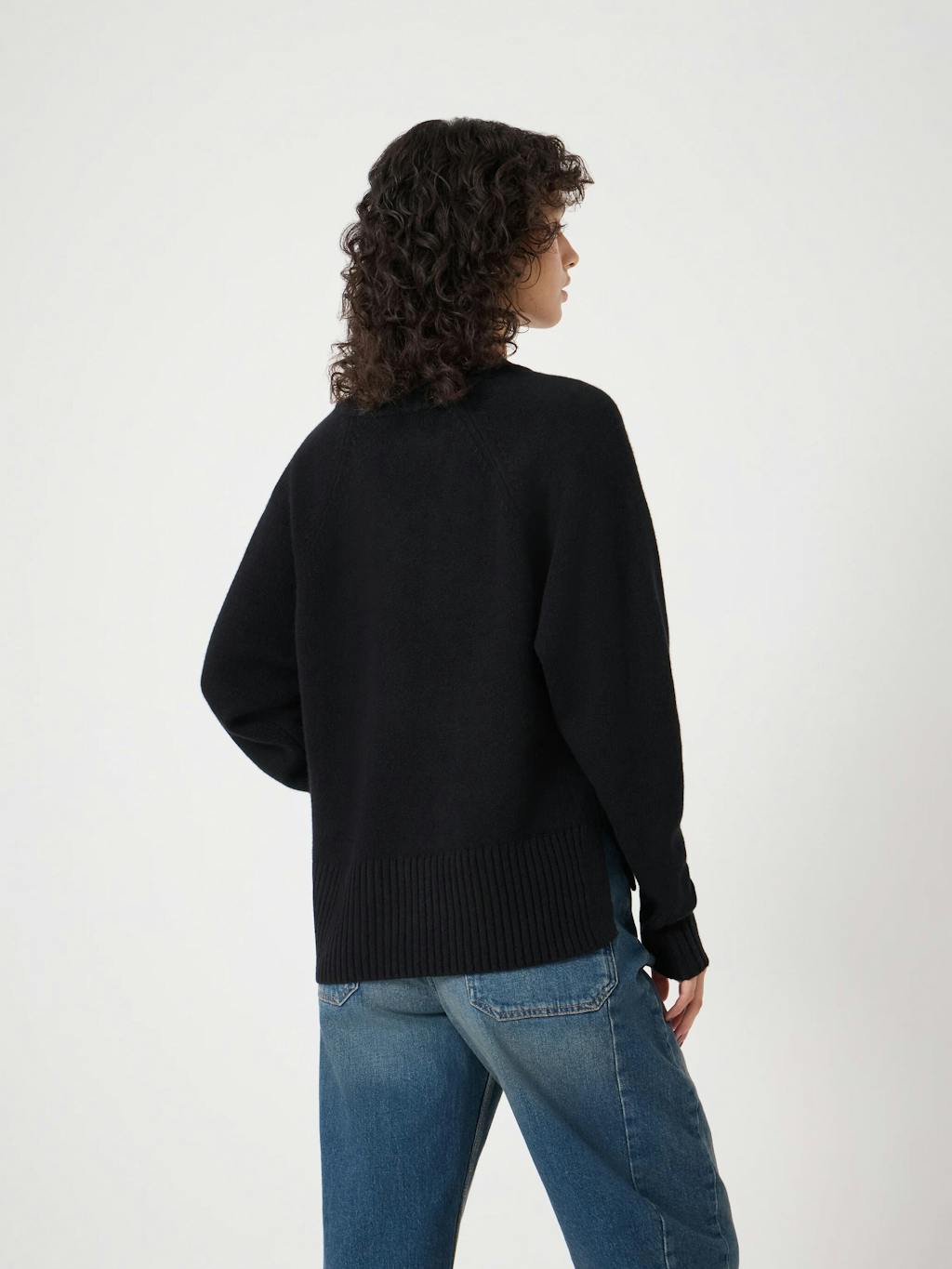 012971-0456-04 Erica Merino Wool V Neck Jumper