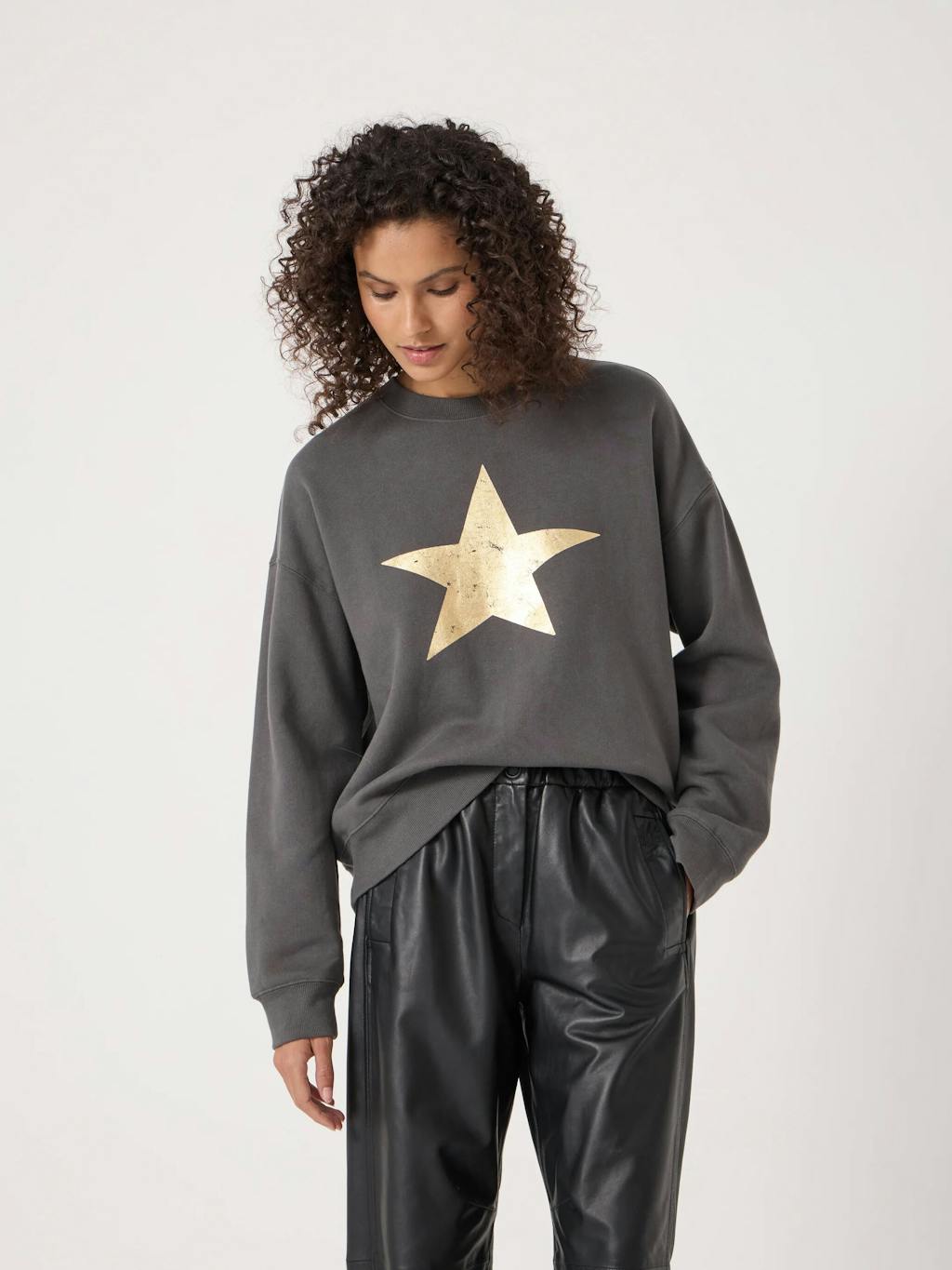 014668-4423-01 Metallic Star Graphic Sweatshirt