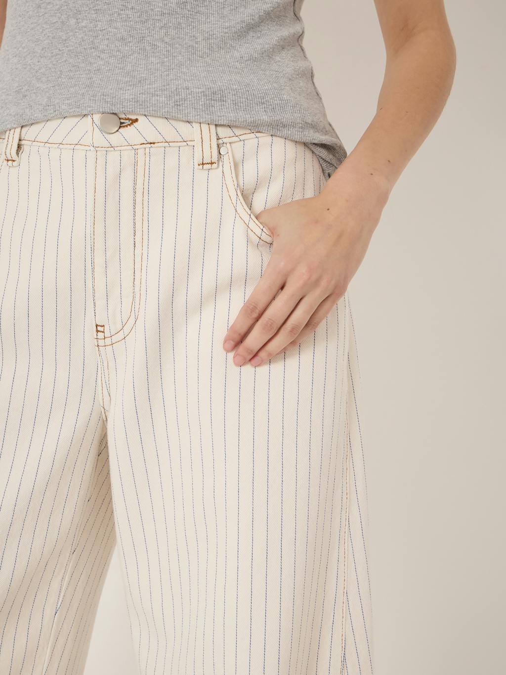 014835-0001-03 Bree Stripe Horseshoe Barrel Leg Jeans