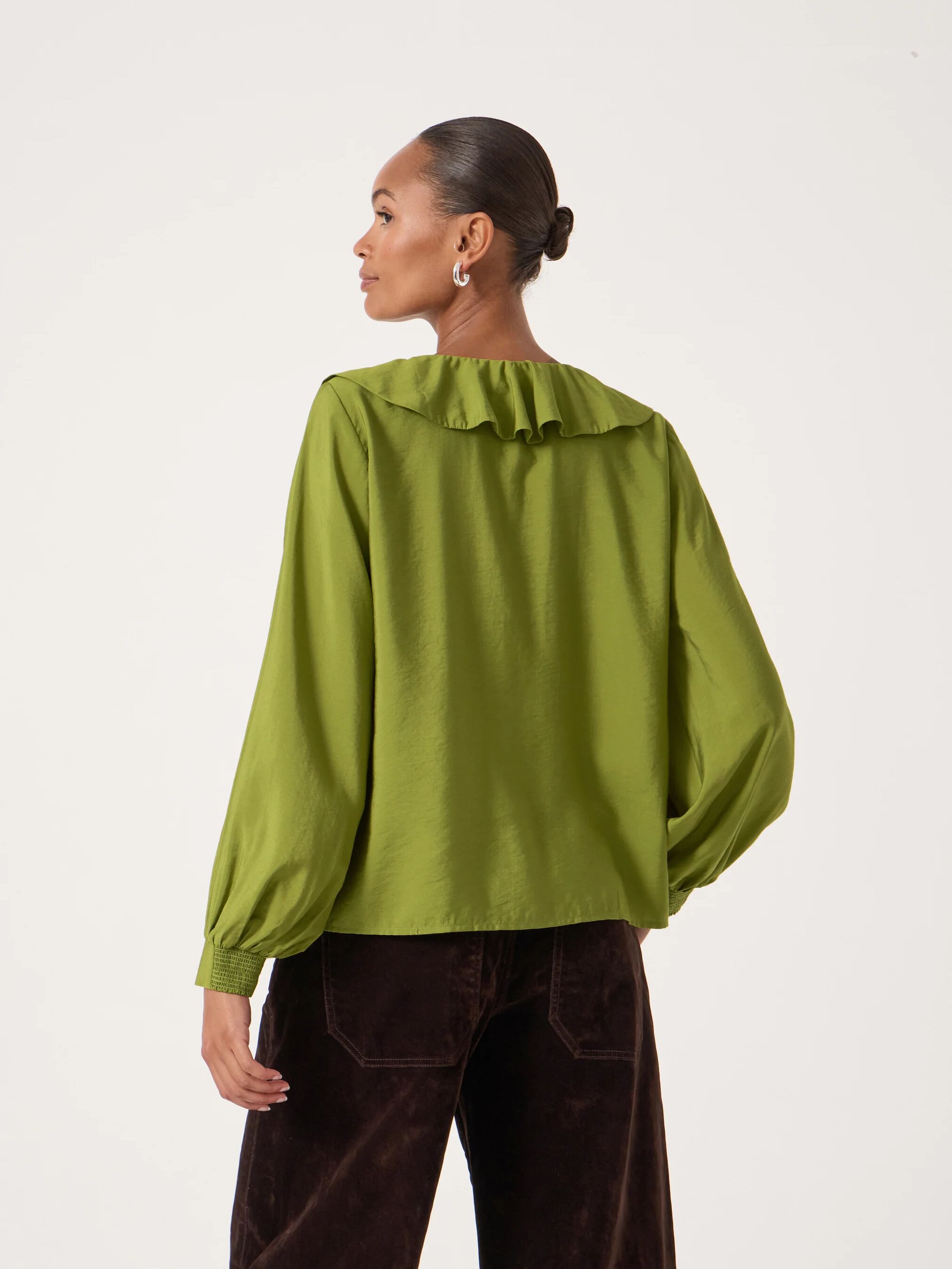 Air Flow Ruffle Blouse