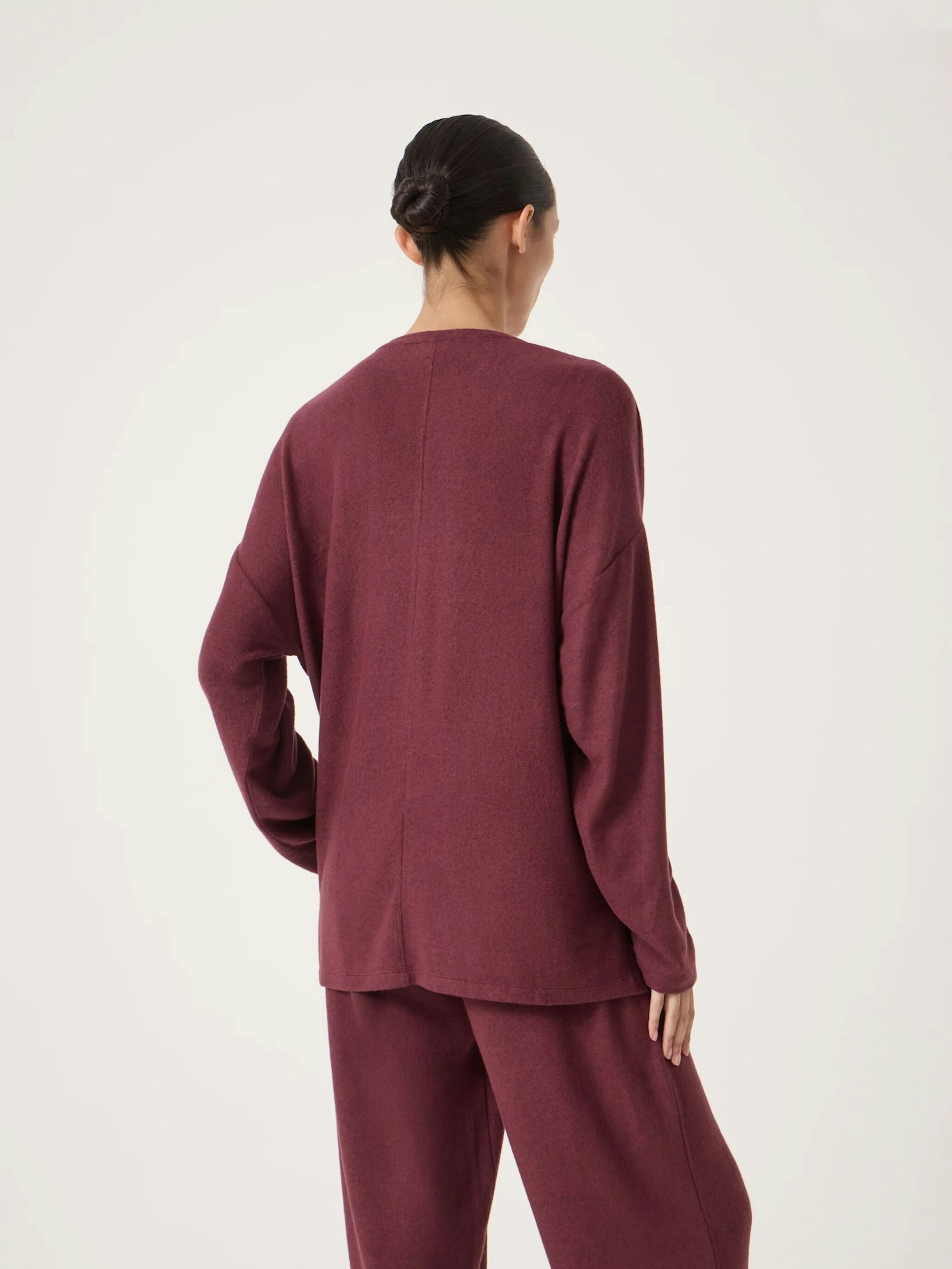 013879-1410-03 Gillian Supersoft V Neck Top