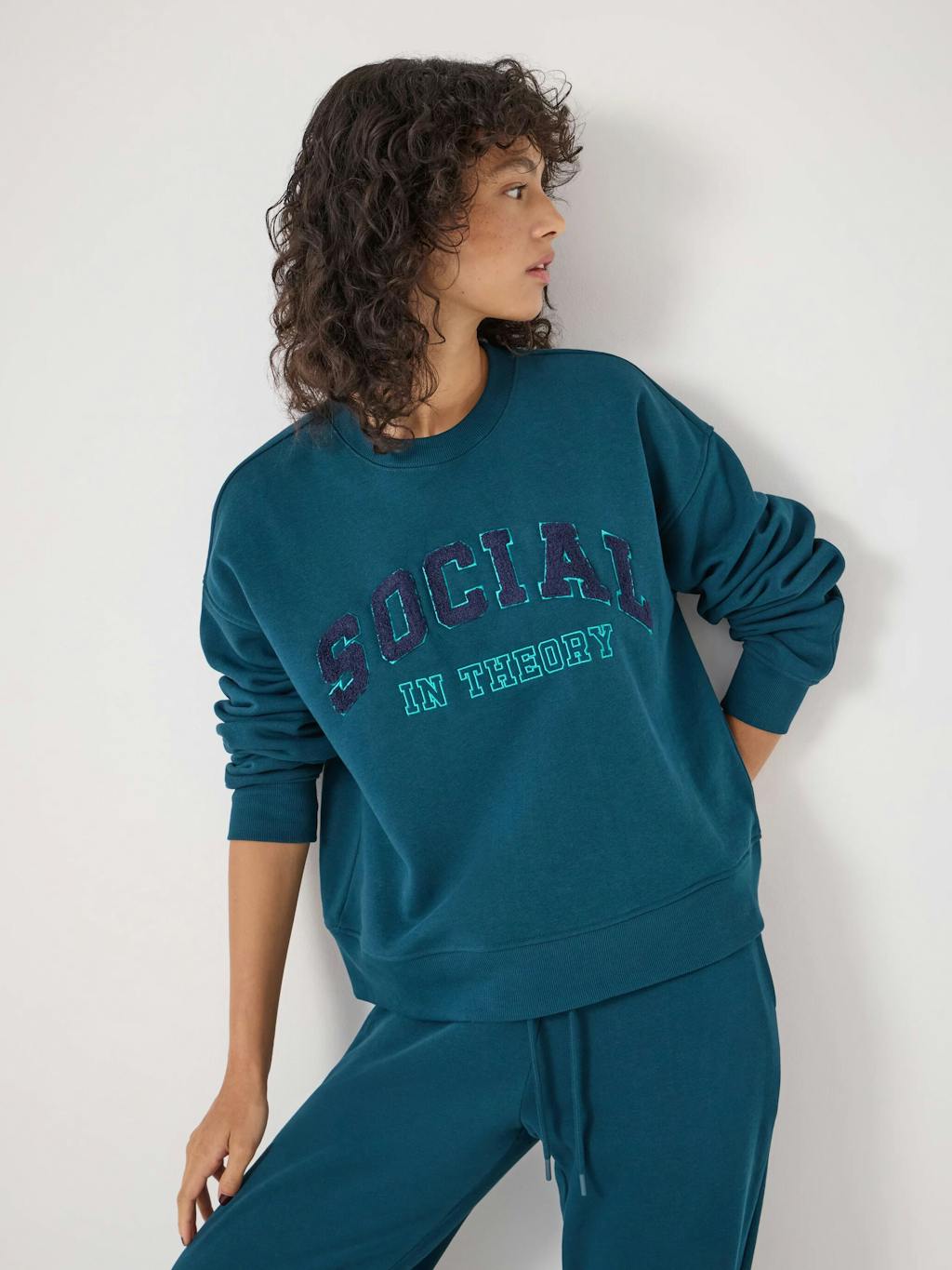 014198-1709-03 Social In Theory Graphic Sweatshirt