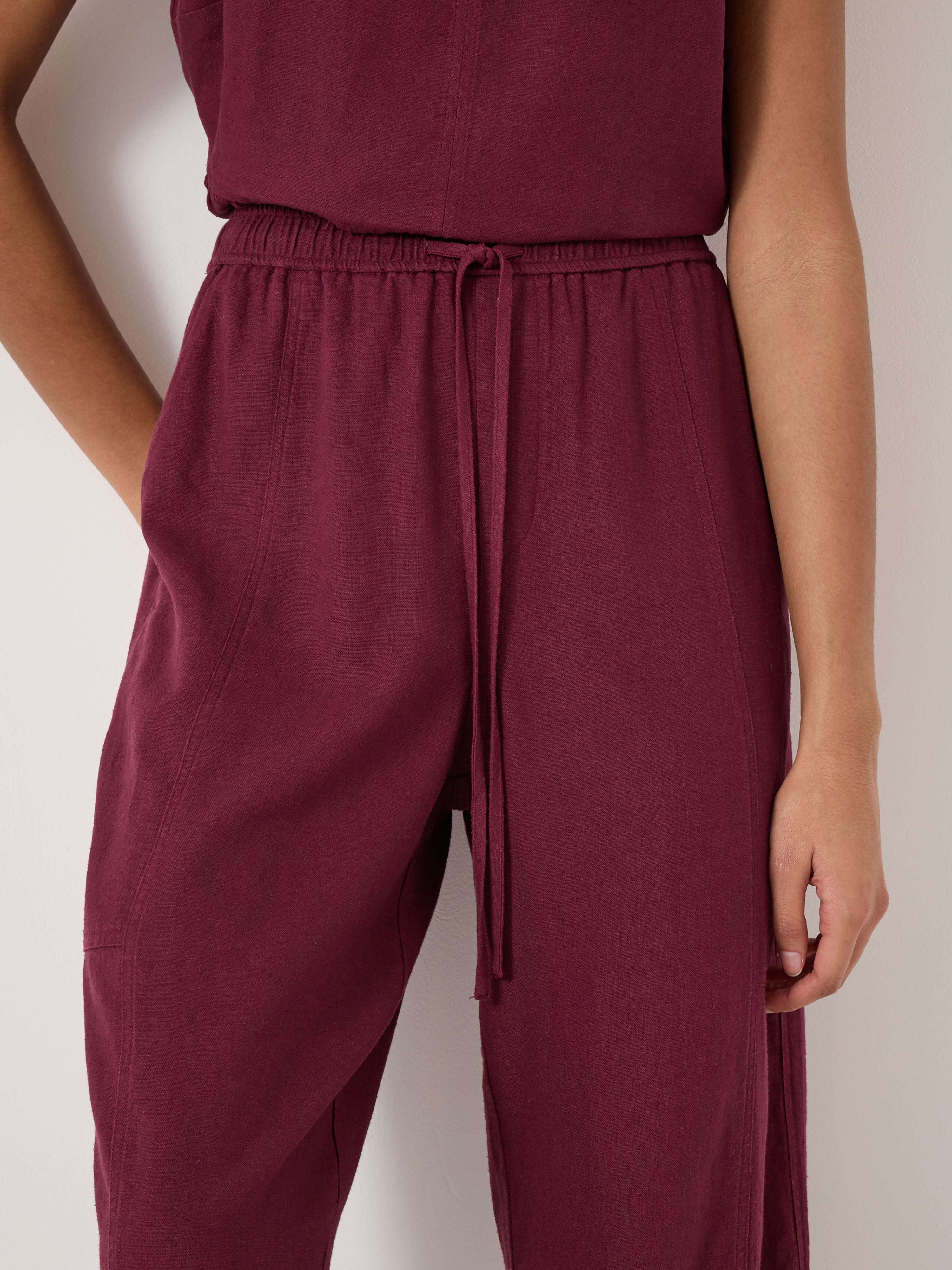 Tovi Linen Blend Barrel Leg Trousers