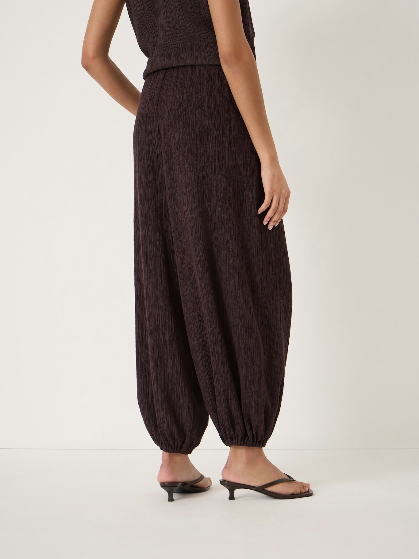 015274-4843-03 Adira Crinkle Bubble Hem Trousers
