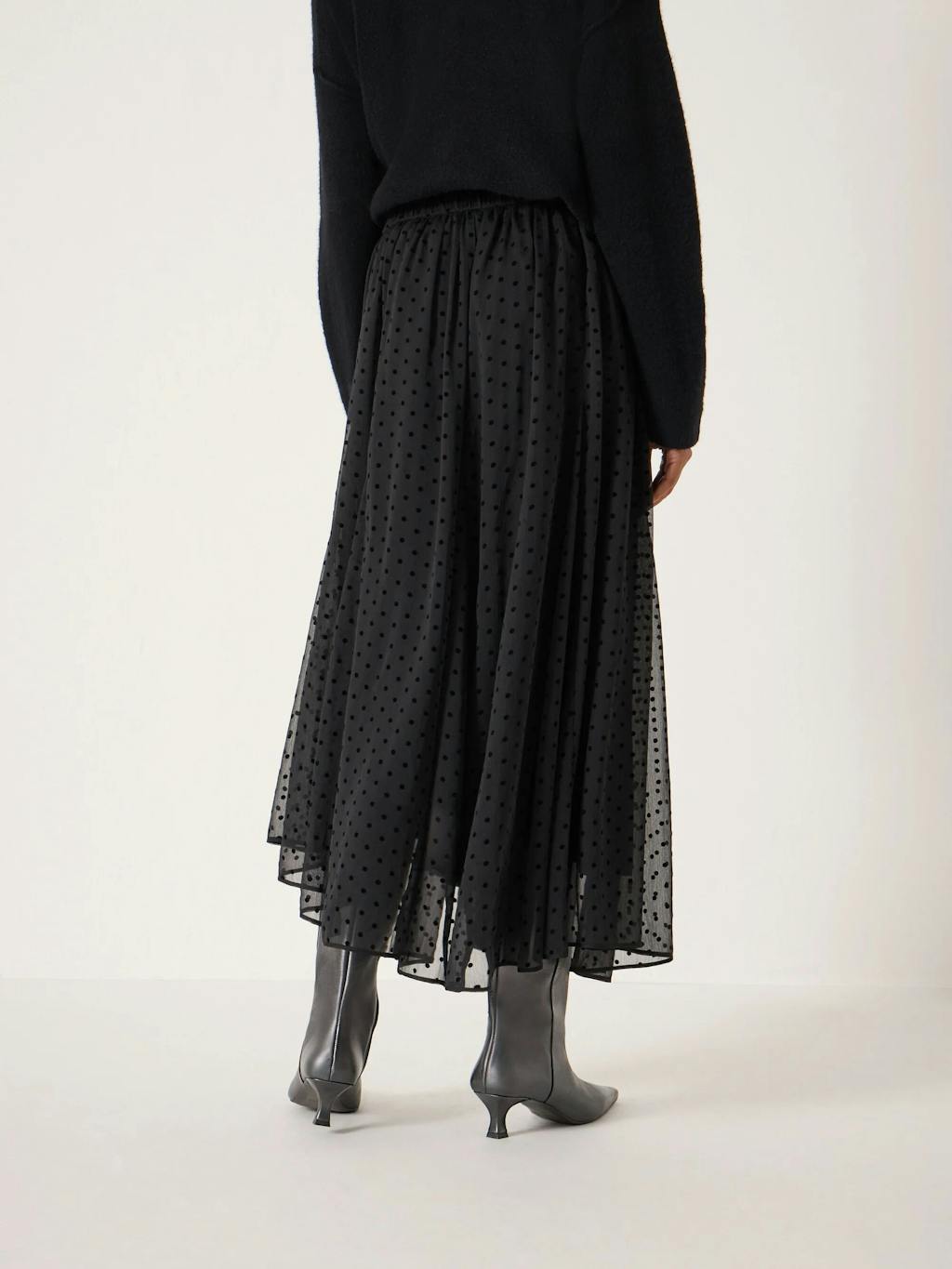 013986-0456-04 Asymmetrical Flocked Spot Skirt