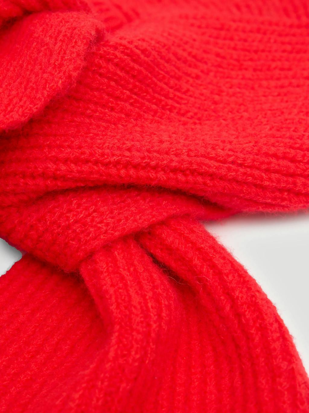 014150-1044-03 Knitted Hooded Scarf