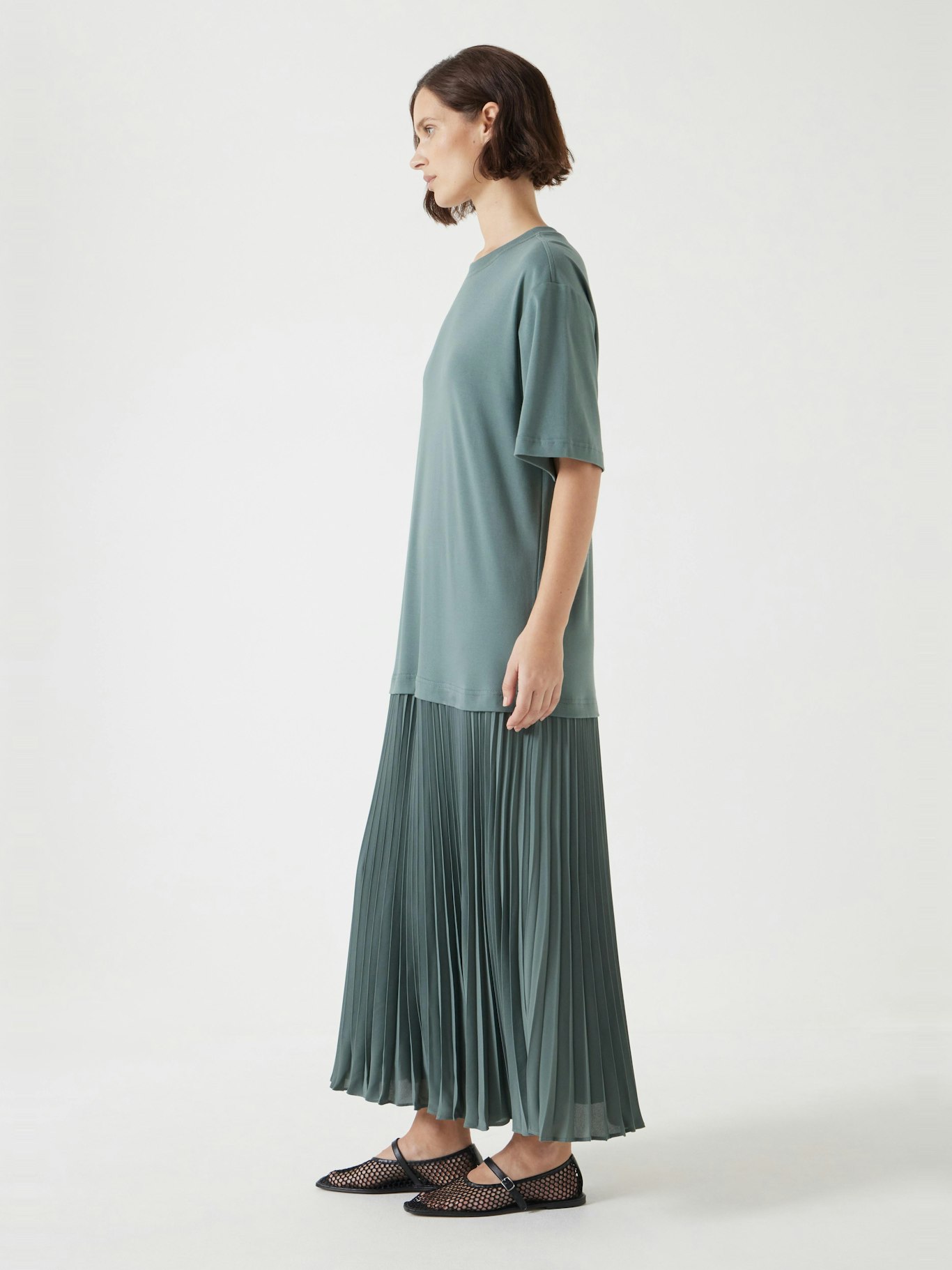 013254-1833-04 Esme Short Sleeve Pleated Midi Dress