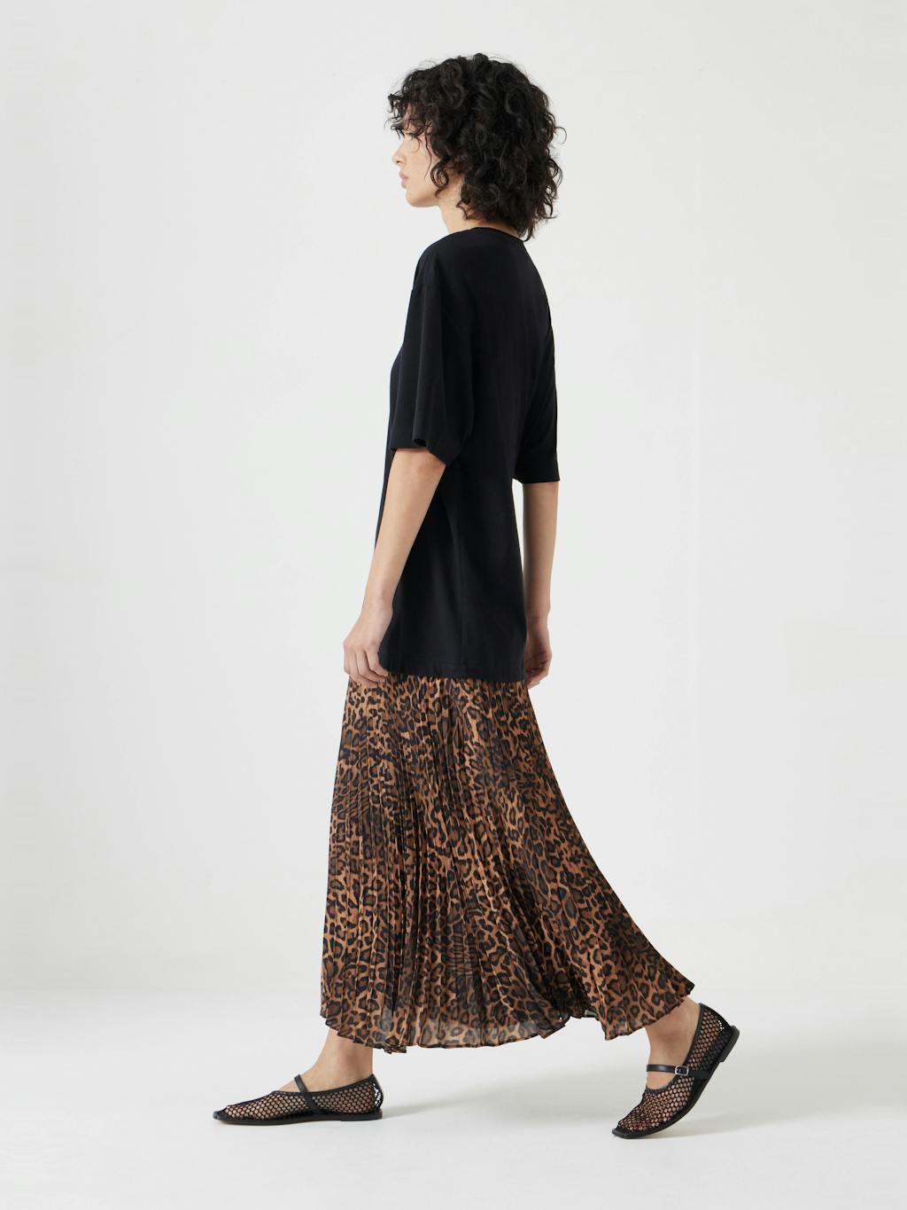 013254-4728-04 Esme Short Sleeve Pleated Midi Dress