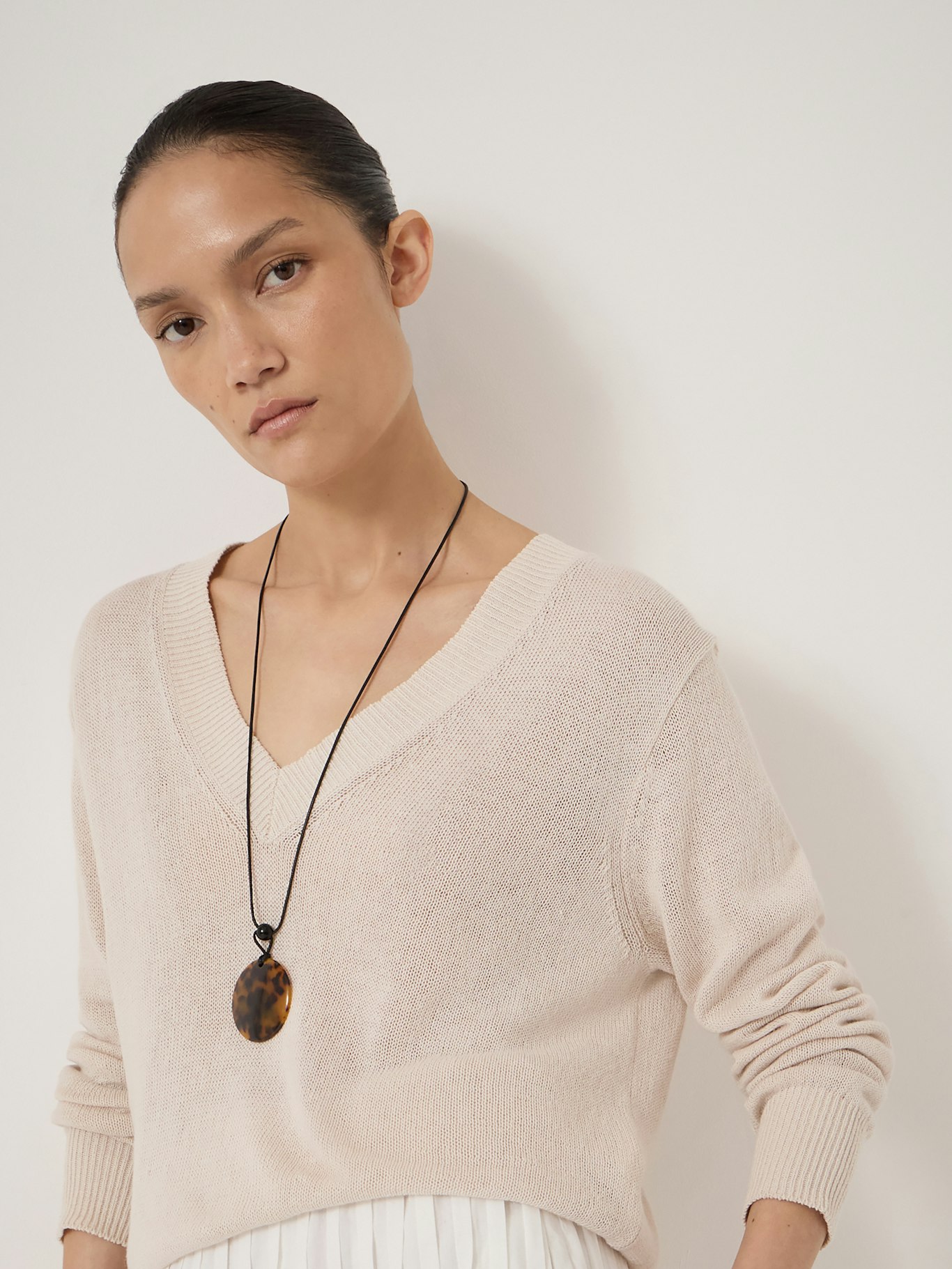 015098-0340-03 Coralie Linen Blend V Neck Jumper