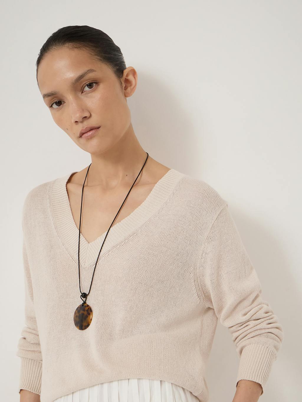 015098-0340-03 Coralie Linen Blend V Neck Jumper