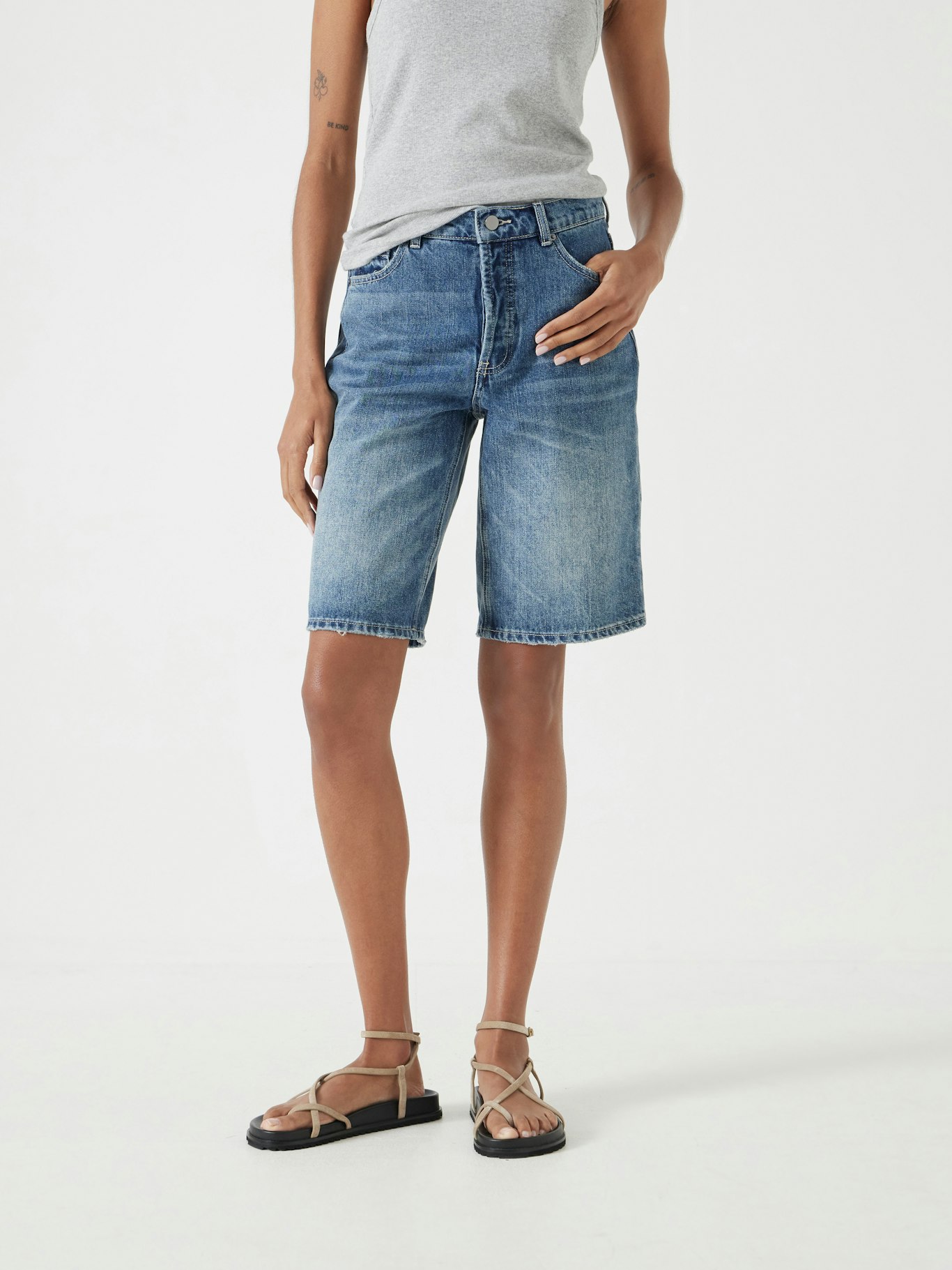 013358-3014-02 Denim Mid-Rise Long Bermuda Shorts