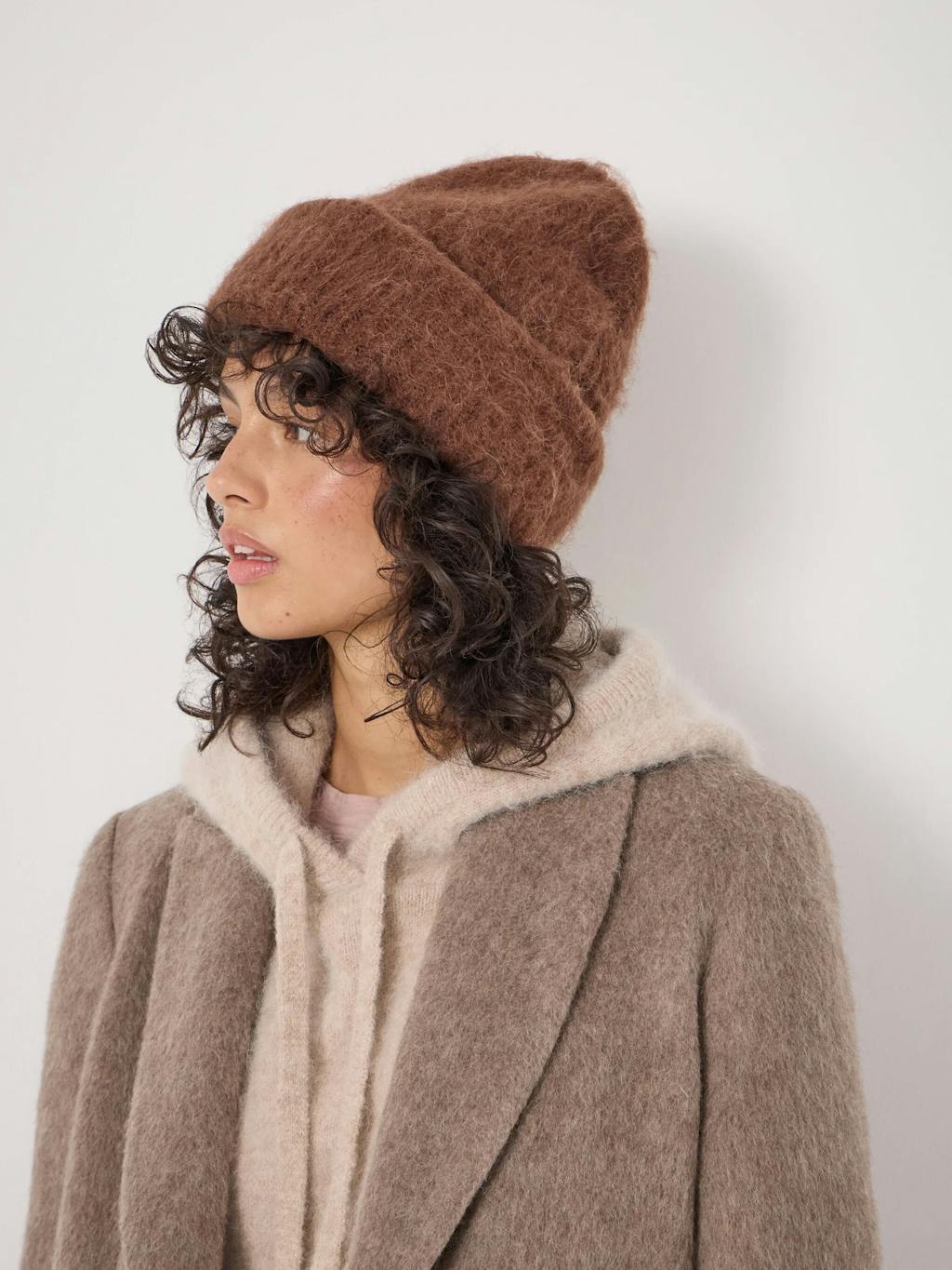 014170-3203-02 Alpaca-Blend Ribbed Beanie