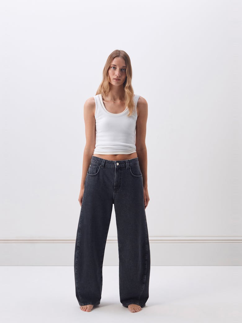 Bree Horseshoe Barrel Leg Jeans