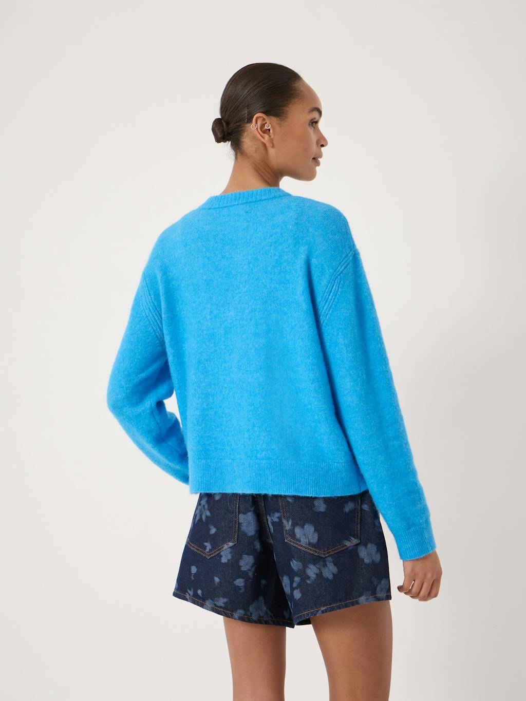 013752-1749-03 Juni Crew Neck Wool Blend Cardigan