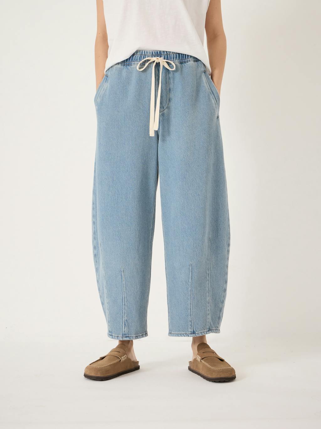 014412-2933-02 Supersoft Jackson Barrel Leg Jeans