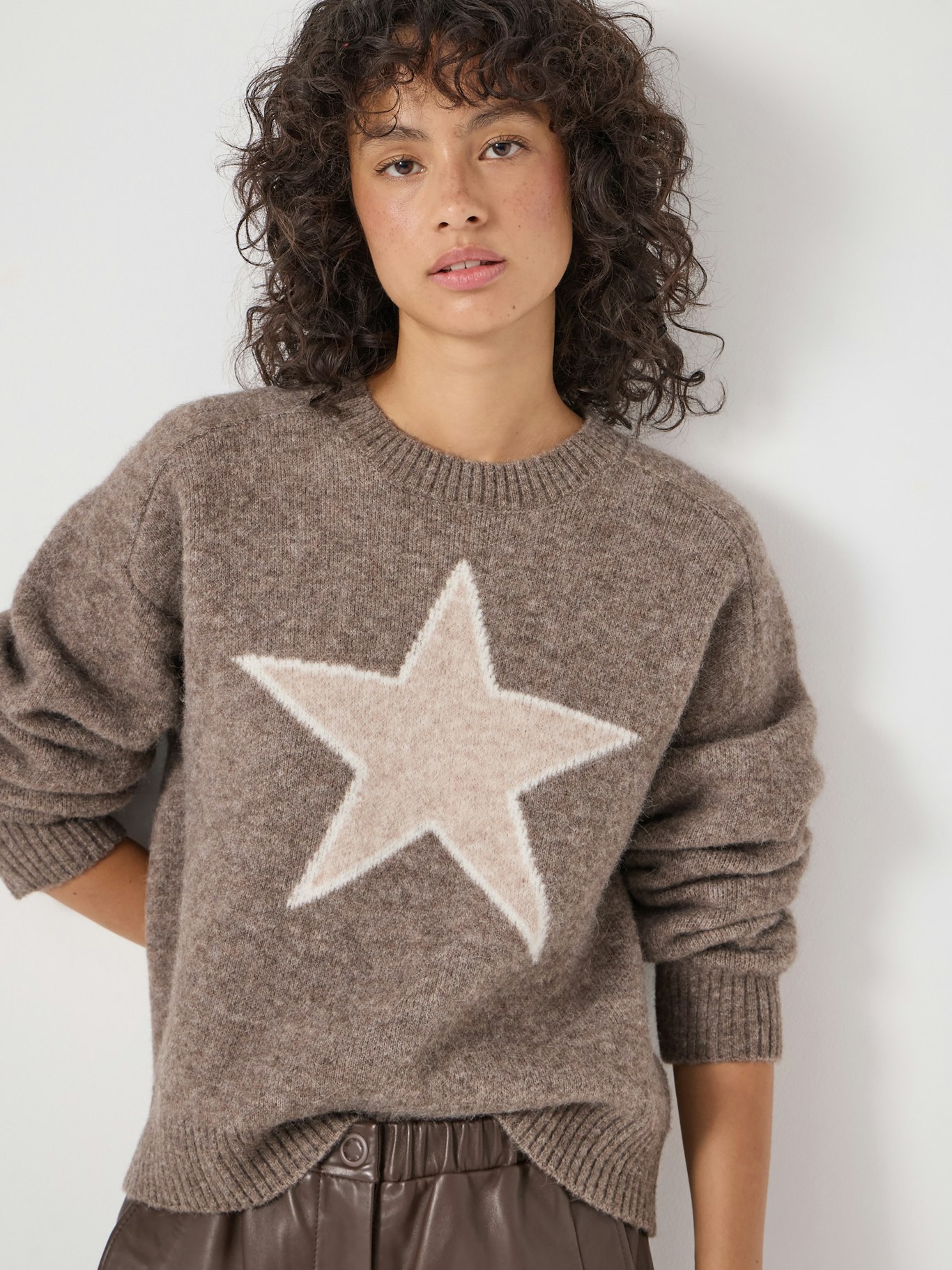 014172-0011-01 Wool Blend Star Jacquard Jumper