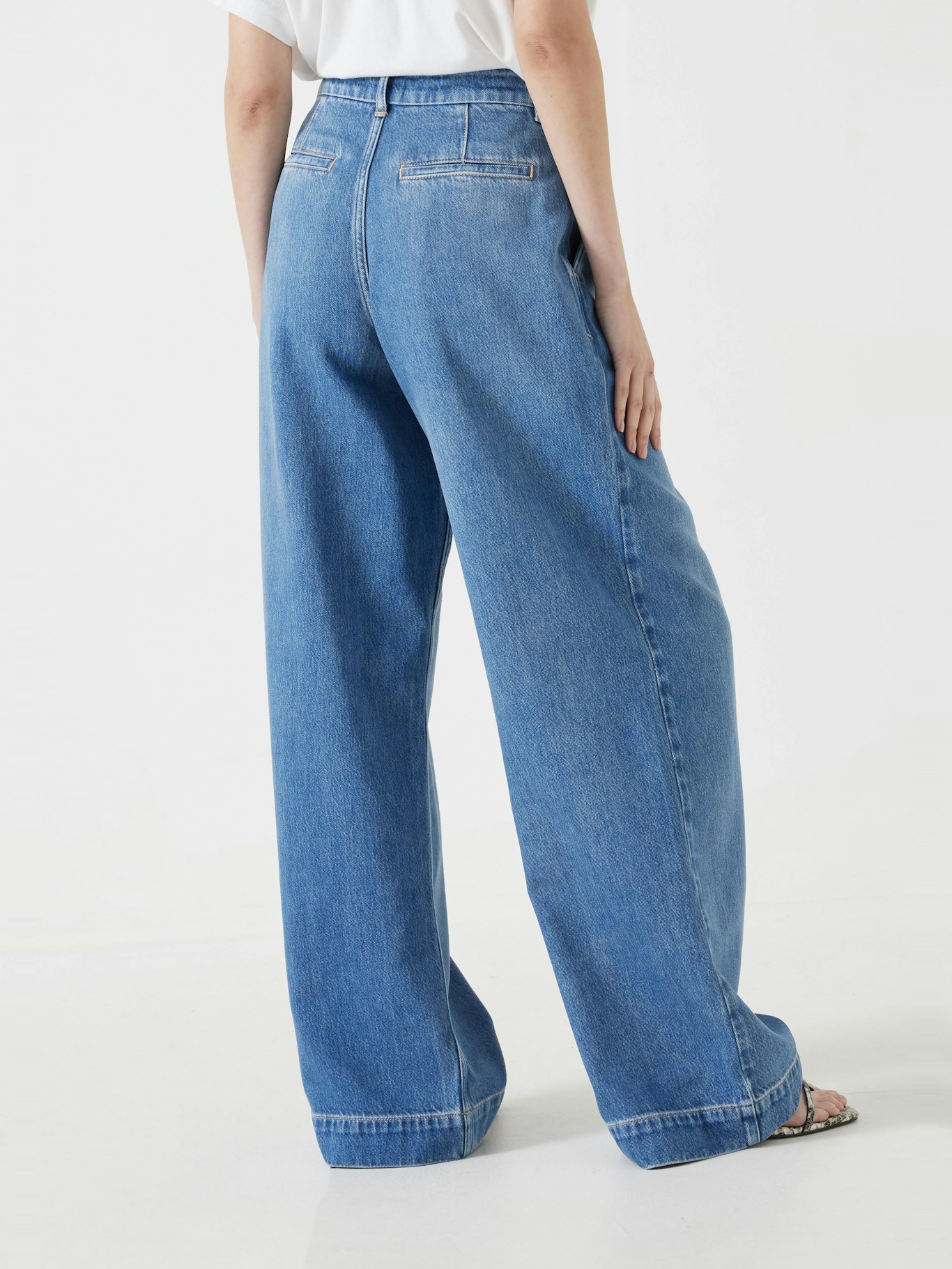 013949-3146-03 Drew Wide Leg Jeans