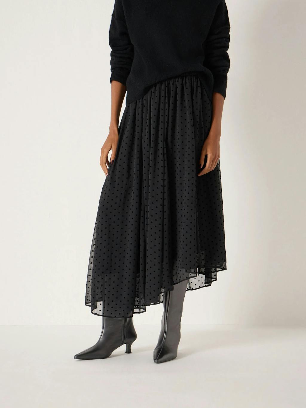 013986-0456-02 Asymmetrical Flocked Spot Skirt