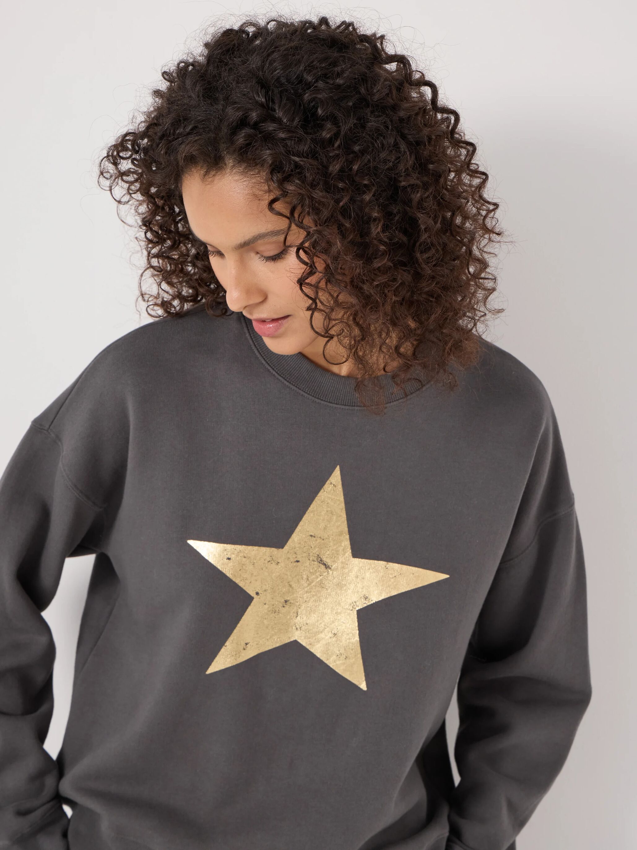 Metallic Star Graphic Sweatshirt