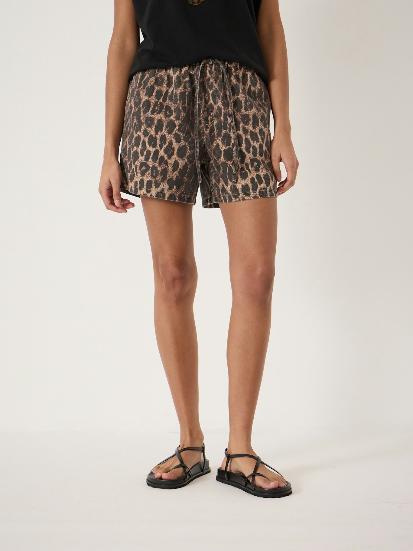 015364-4833-02 Betty Leopard Pull On Denim Shorts