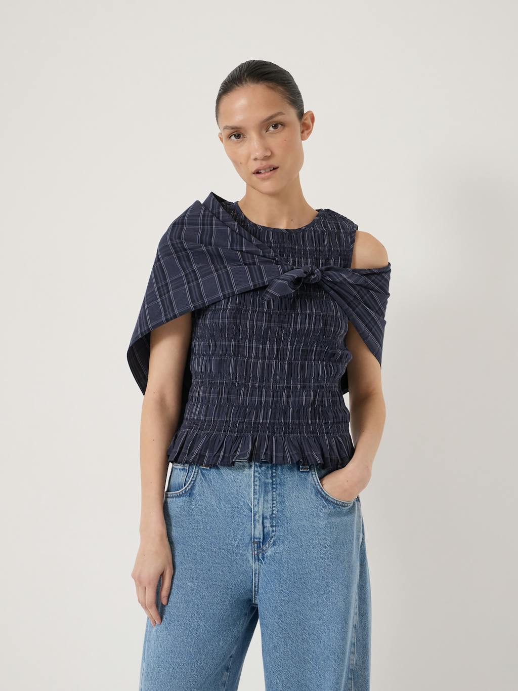 015650-4940-01 Oversized Triangle Checked Scarf