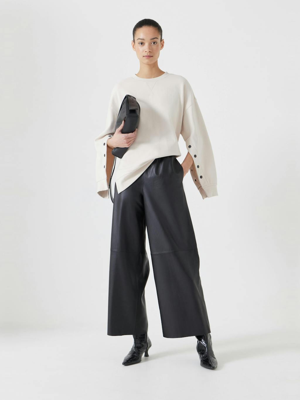 013842-0456-01 Leather Cropped Wide Leg Trousers