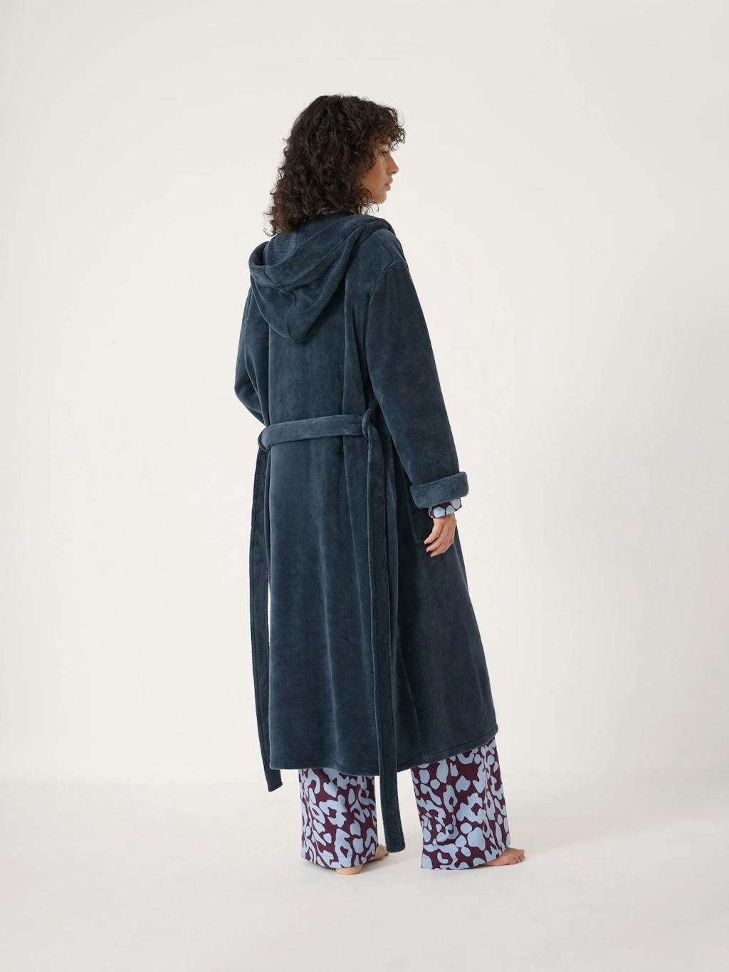 014189-1709-03 Fluffy Hooded Dressing Gown