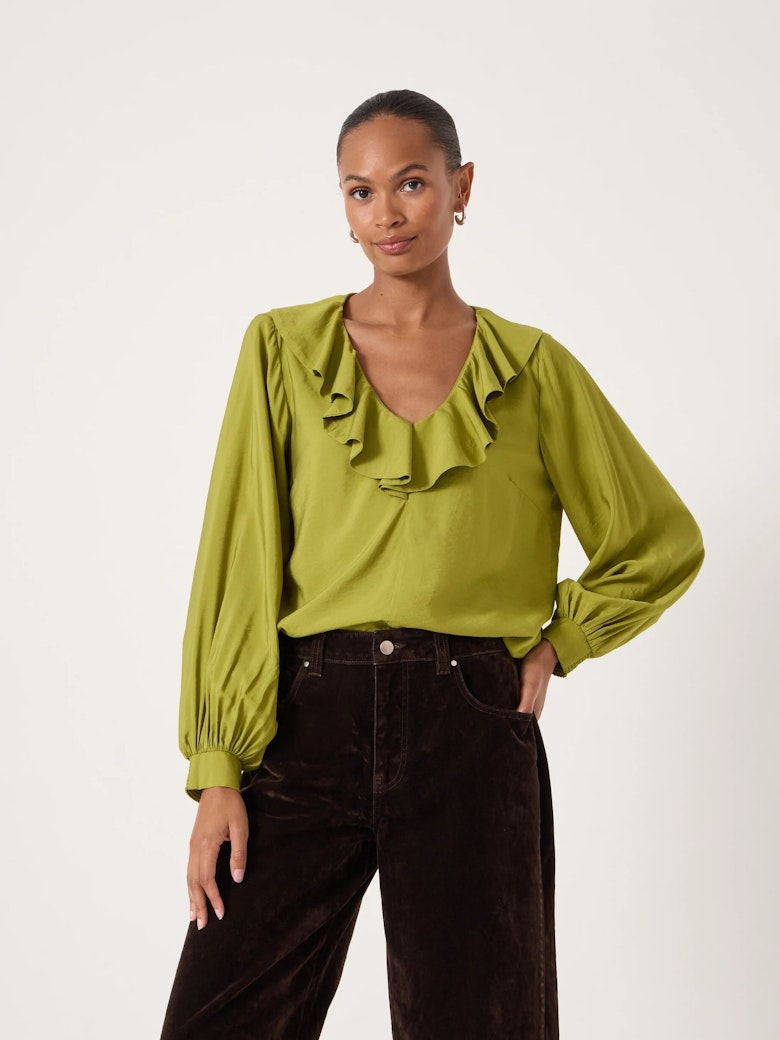 Air Flow Ruffle Blouse