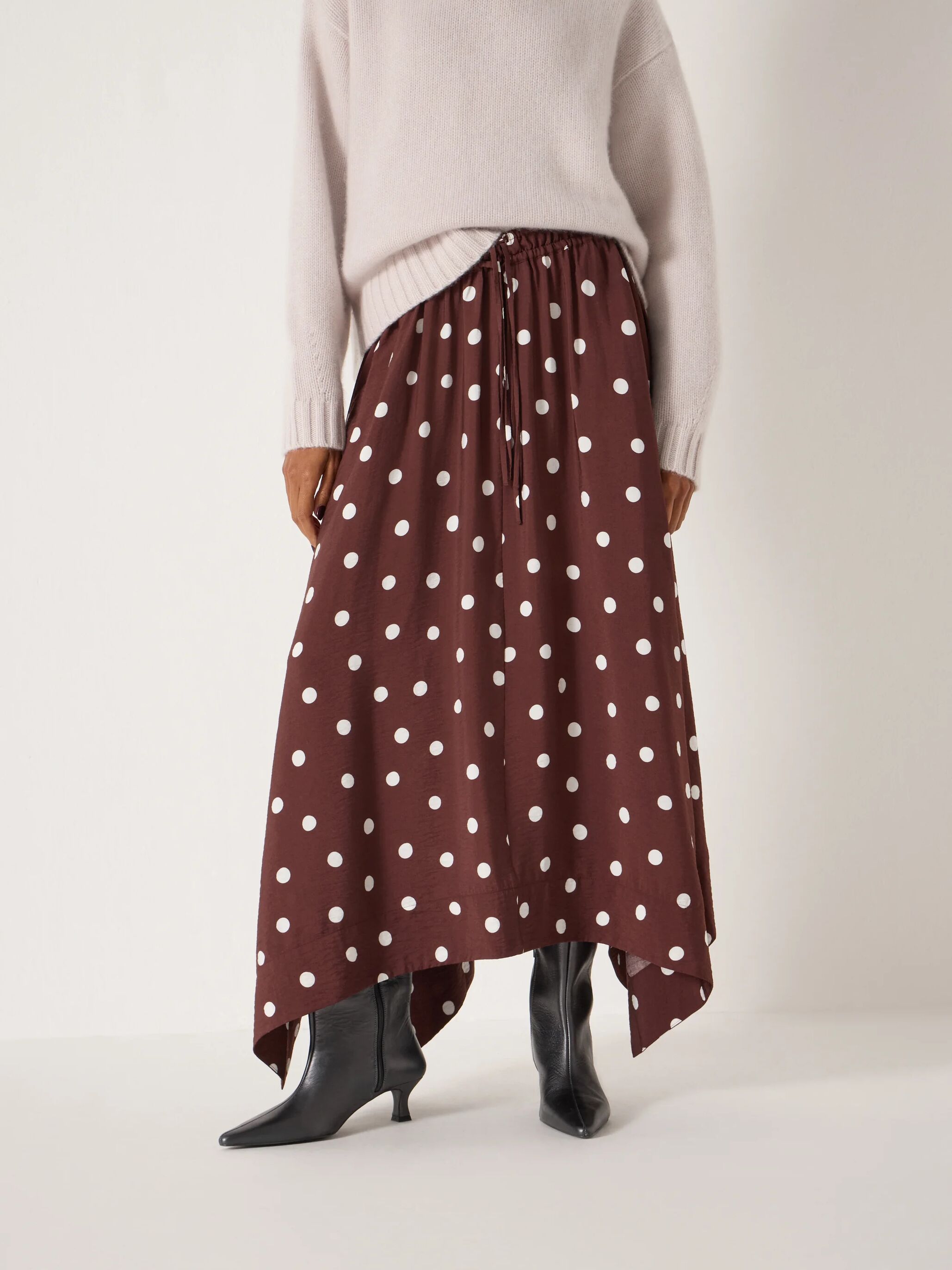 Air Flow Hanky Hem Skirt