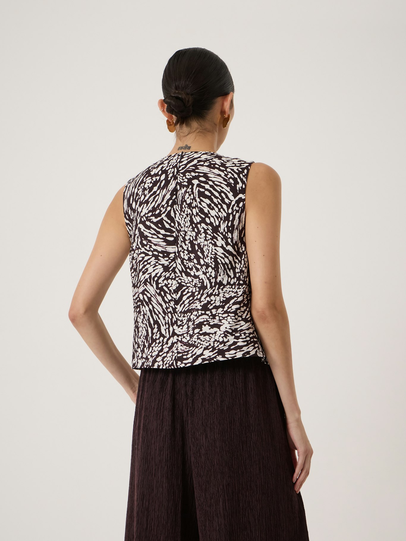 014605-4909-03 Estie Cowl Neck Shell Top