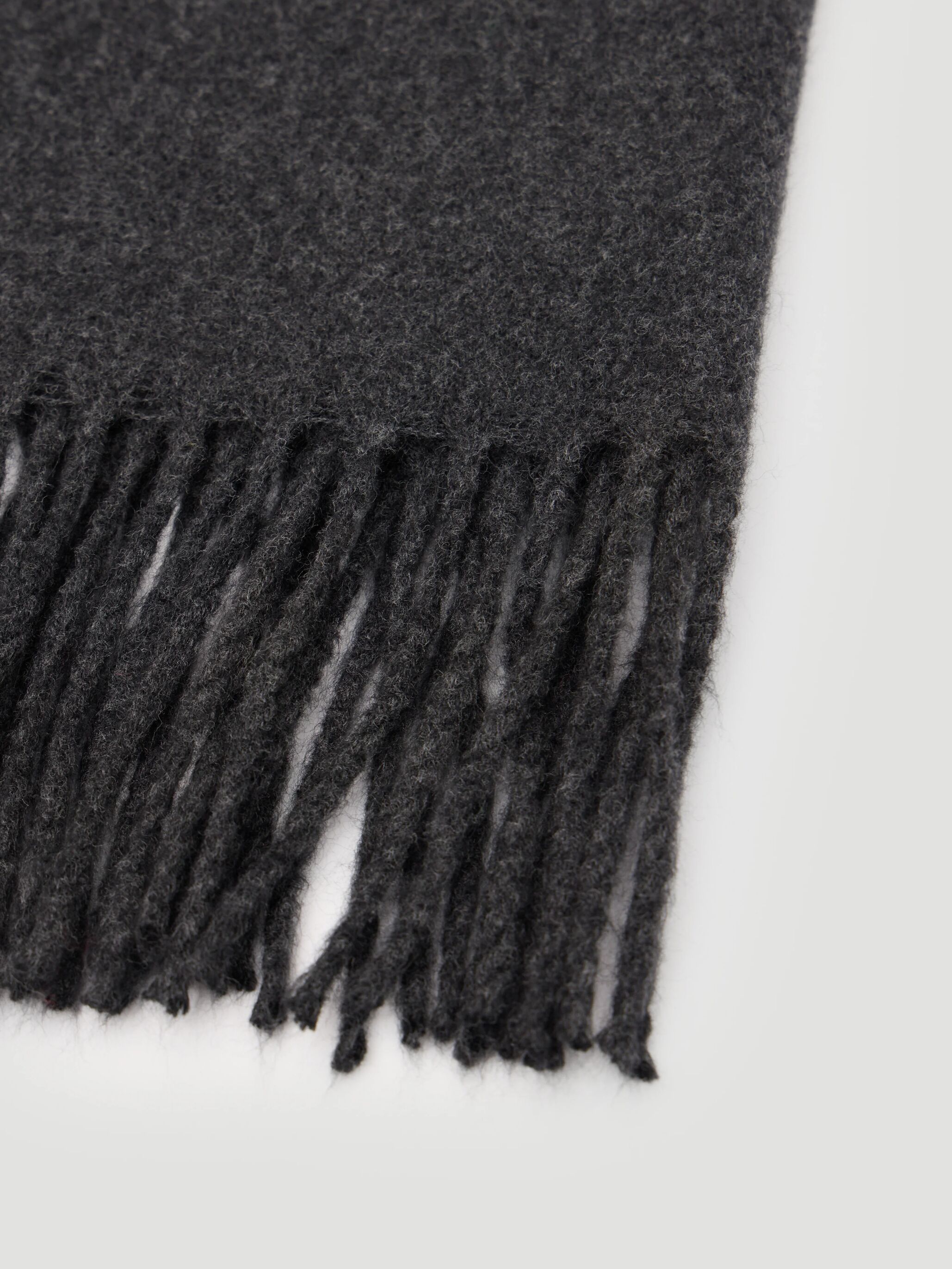 Fringe Detail Scarf
