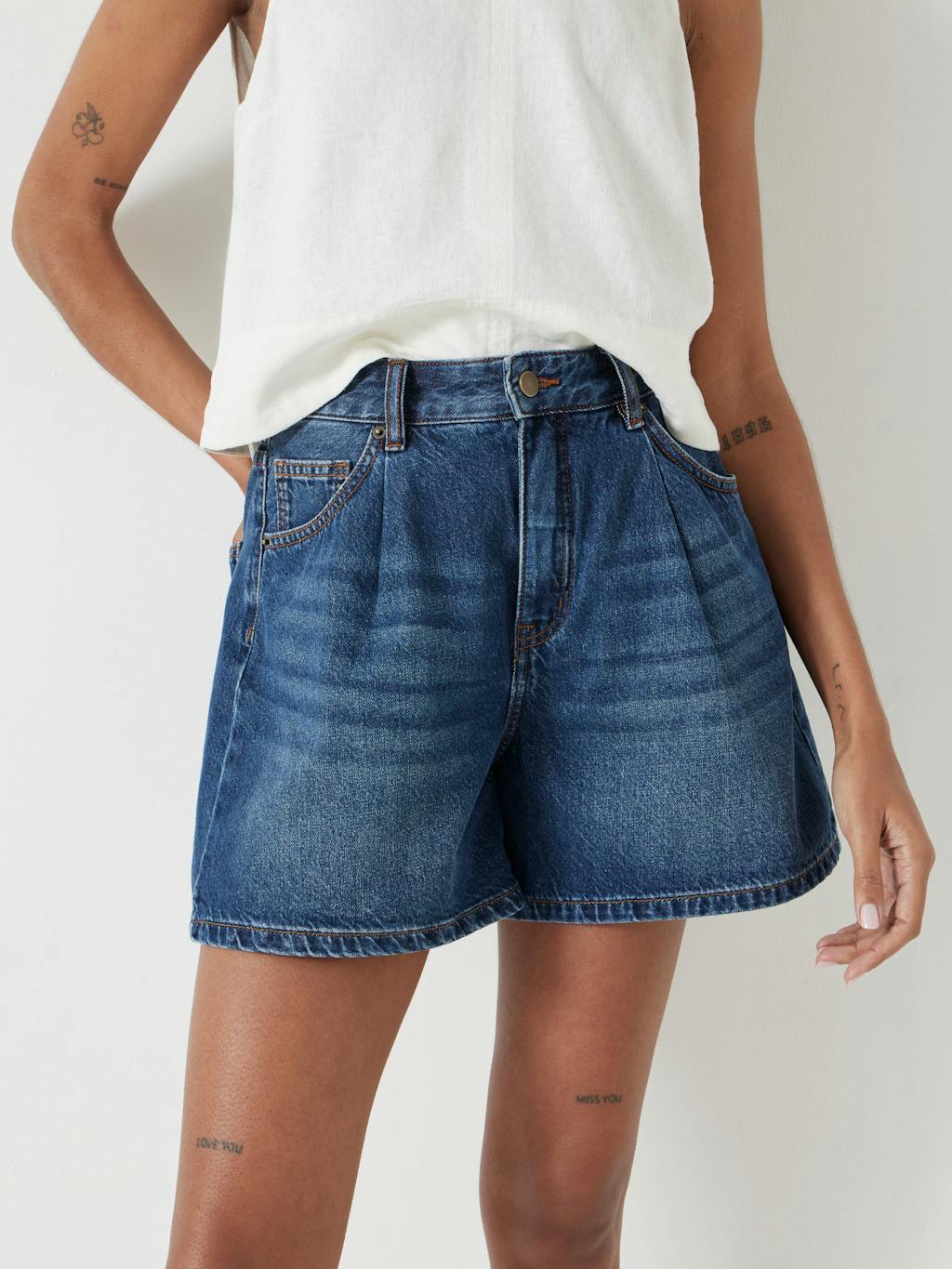010981-2797-04 Larissa Denim Shorts